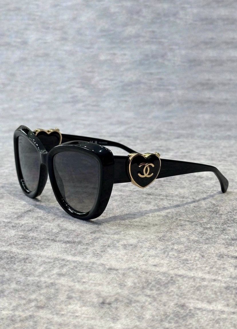 Chanel Chanel 0CH5517 C622S8 Size ONE SIZE - 1 Thumbnail