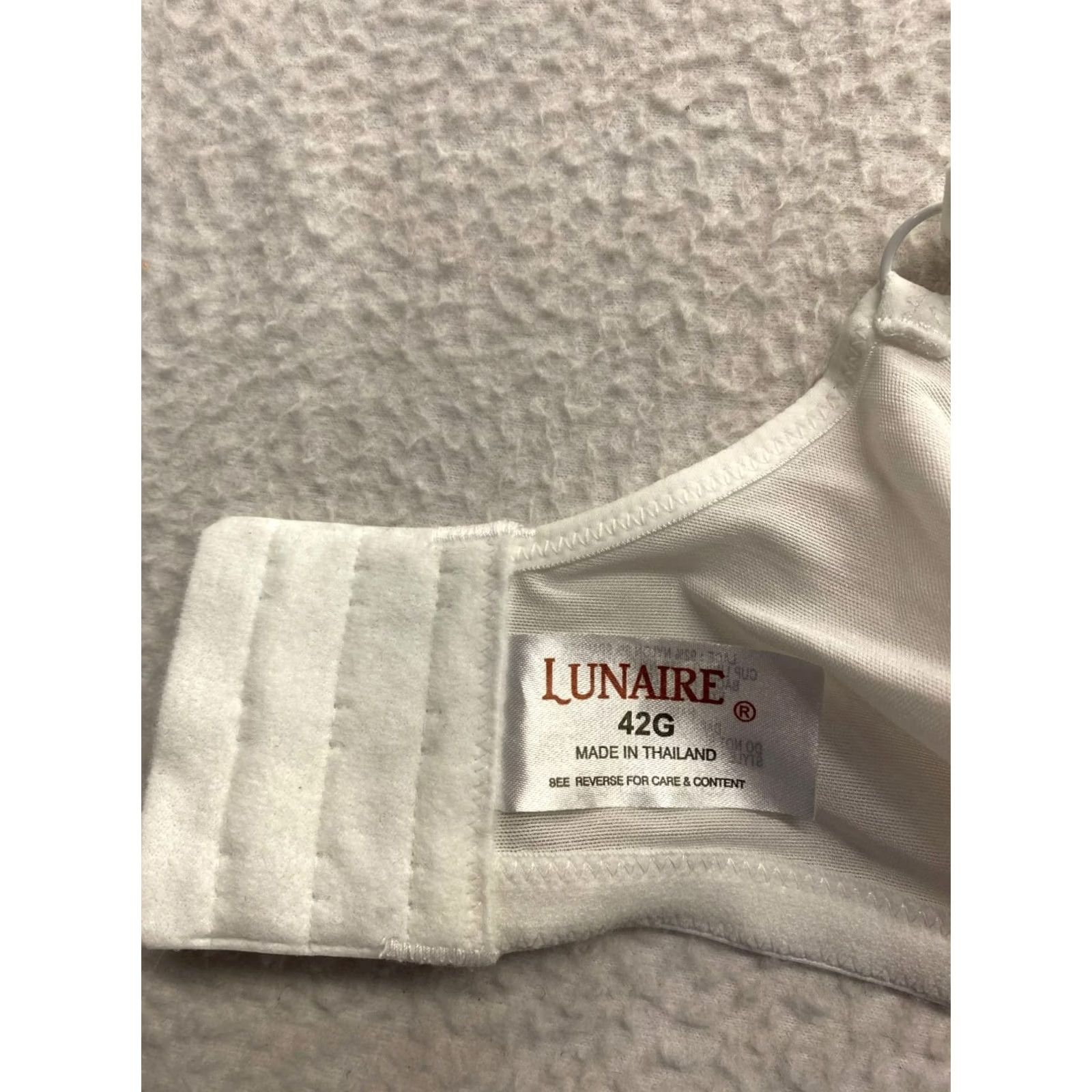 Vintage Lunaire White Lace Underwire Bra With Floral Embroidery & Adjustable Straps #5861 Size ONE SIZE - 7 Thumbnail