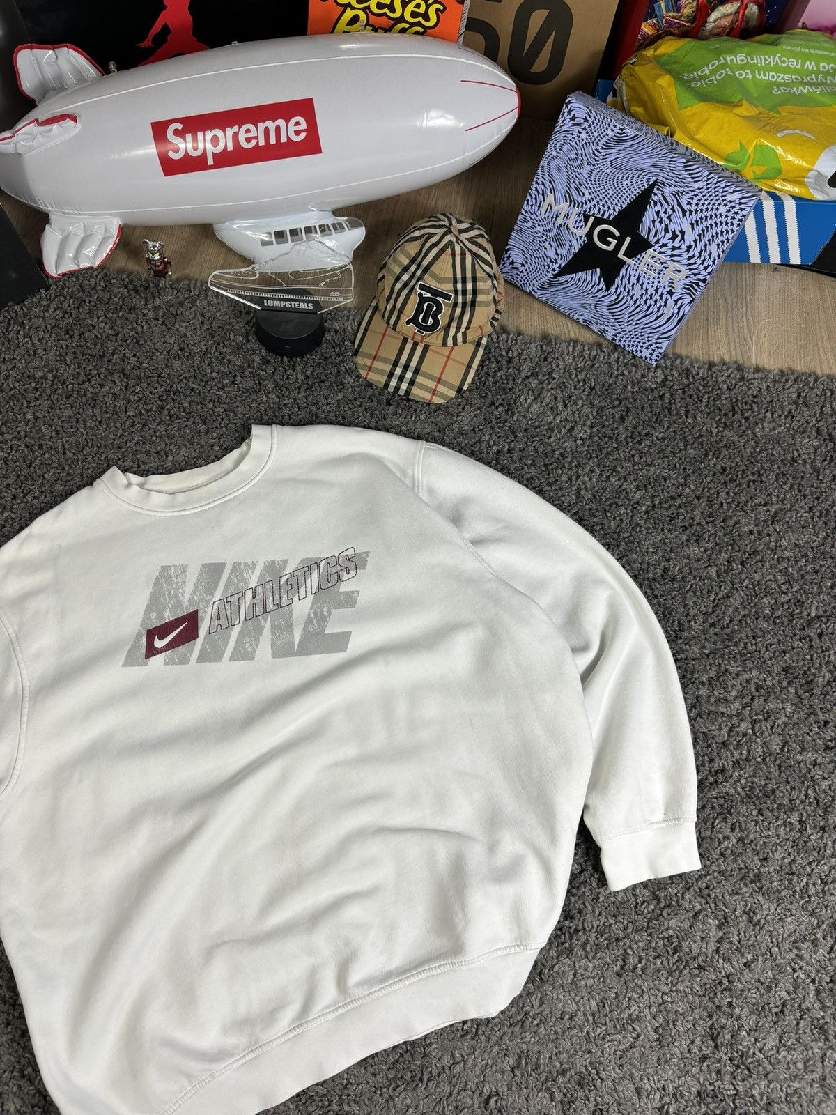 Nike × Vintage Vintage Nike Embroidered Spellout Crewneck Sweatshirt Size US XL / EU 56 / 4 - 4 Thumbnail