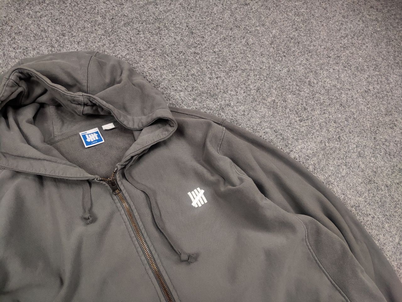 Undefeated Undefeated Zip up Gray Hoodie Big Embroidery Logo Size US L / EU 52-54 / 3 - 5 Thumbnail