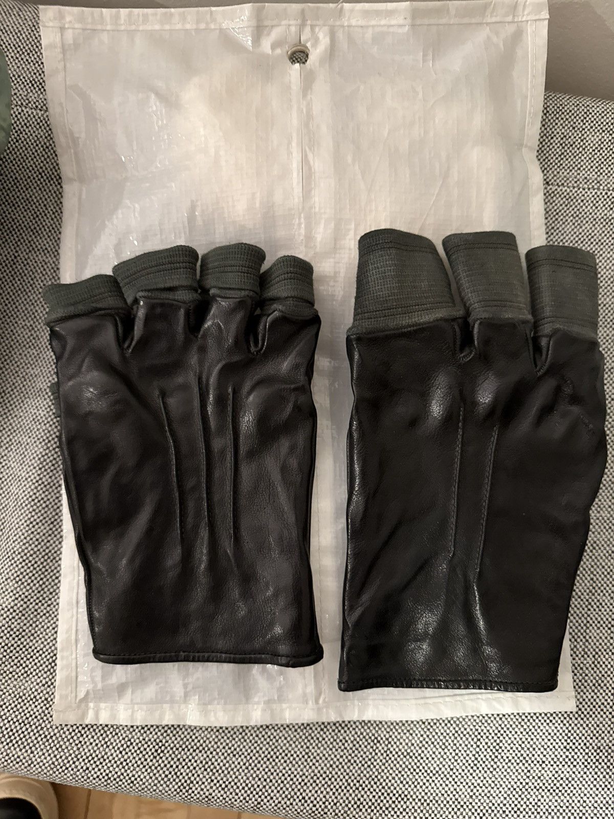 Carol Christian Poell Carol Christian Poell gloves Size ONE SIZE - 10 Thumbnail