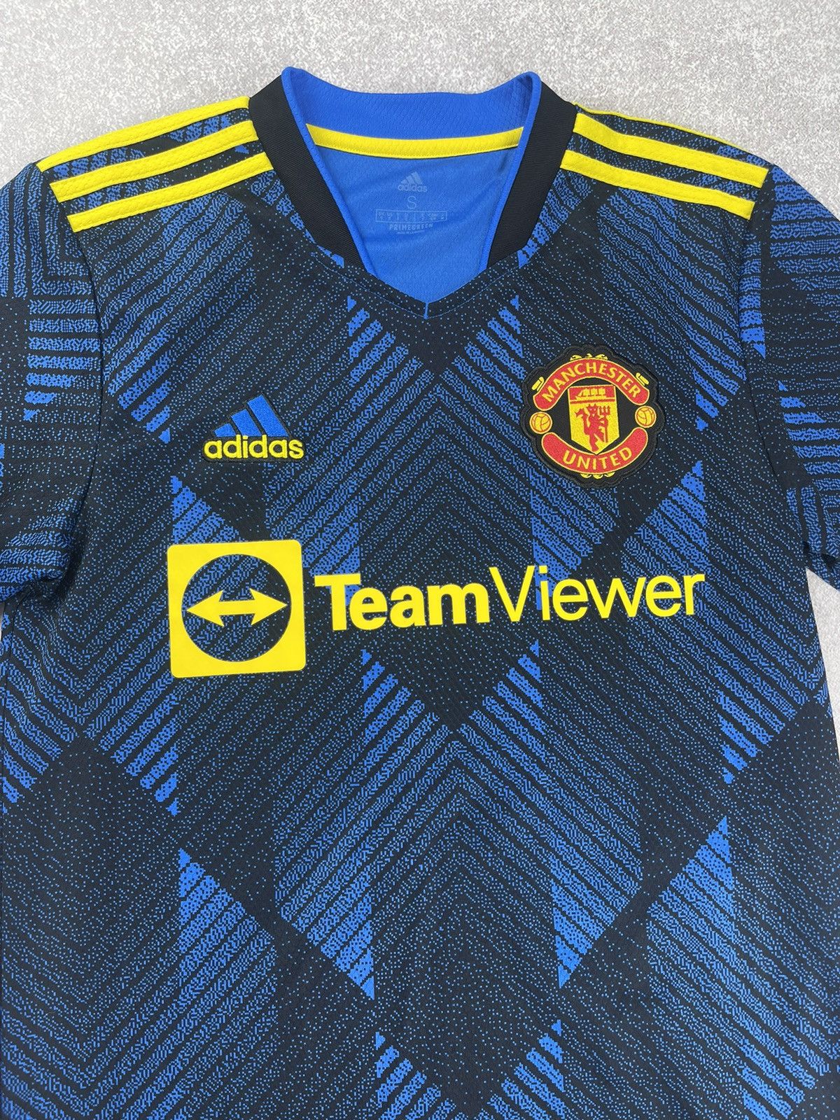 Adidas Adidas Manchester United 2021/2022 Soccer Jersey Shirt Size US S / EU 44-46 / 1 - 3 Thumbnail