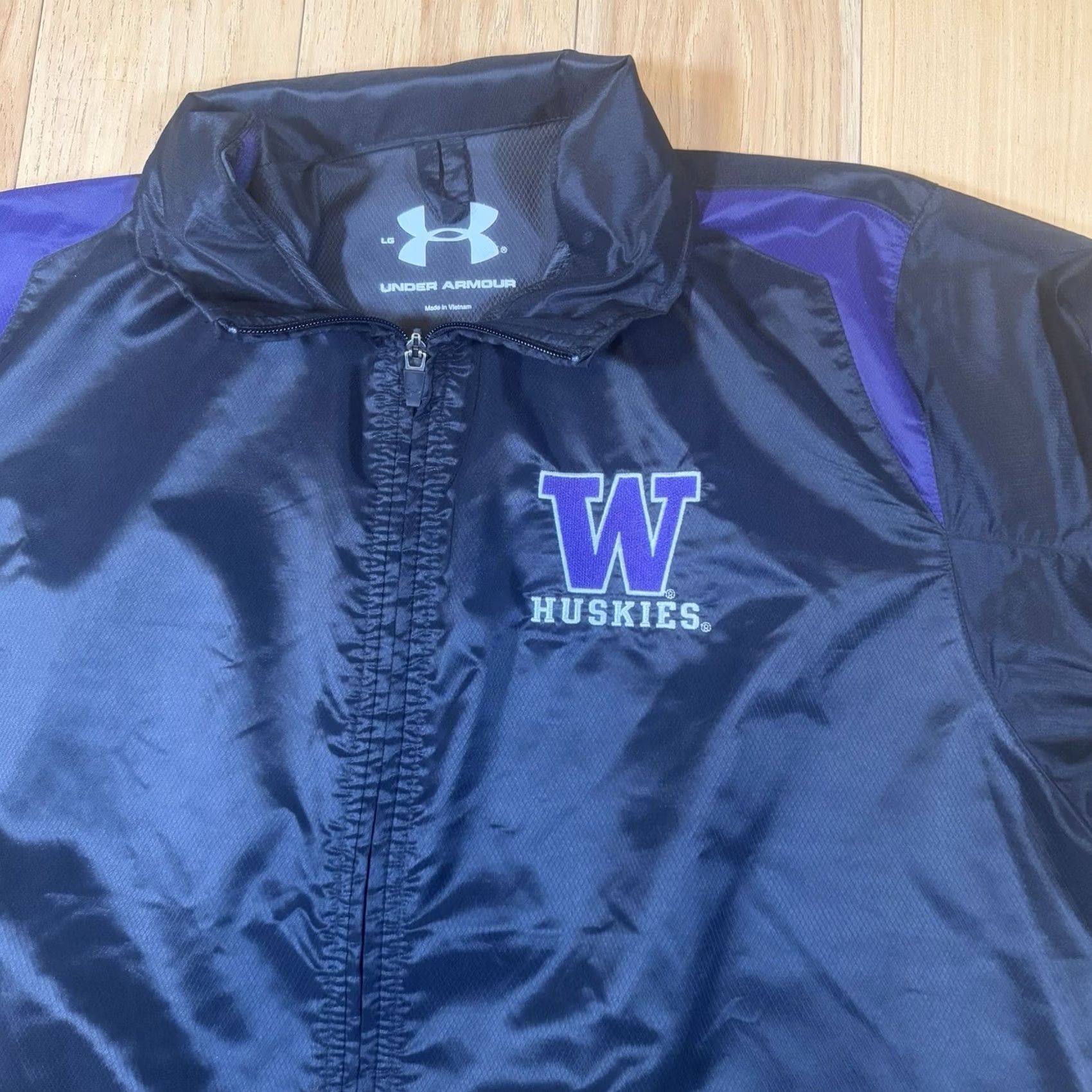 Under Armour Under Armour Washington Huskies Windbreaker Jacket Black Mens L Shirt Size US L / EU 52-54 / 3 - 3 Thumbnail