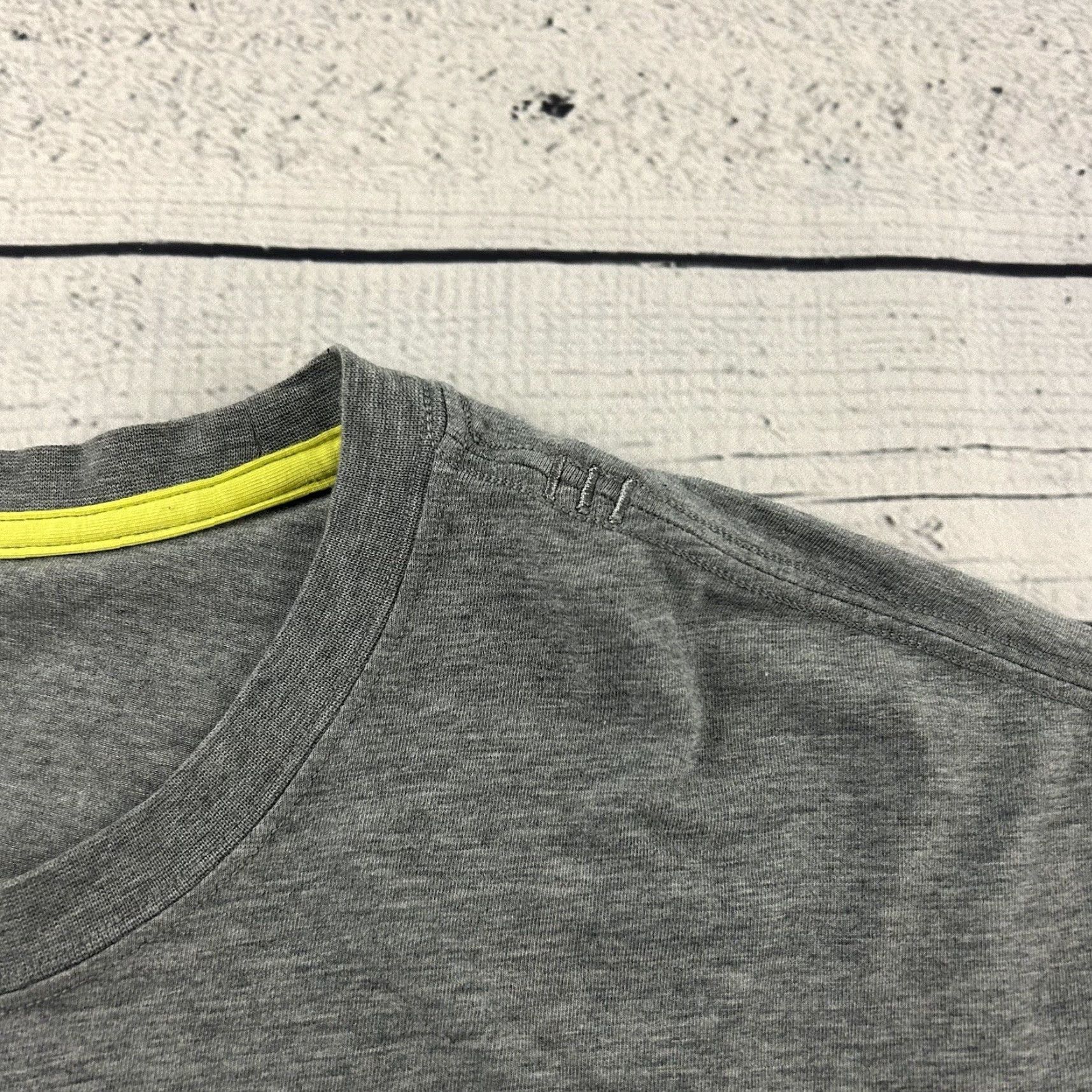 Lululemon Lululemon Metal Vent T-Shirt Short Sleeve Basic Gray XL Men’s Shirt Vent Tech Running & Jogging Pullover Regular Featured 2004 90s Size US XL / EU 56 / 4 - 2 Thumbnail