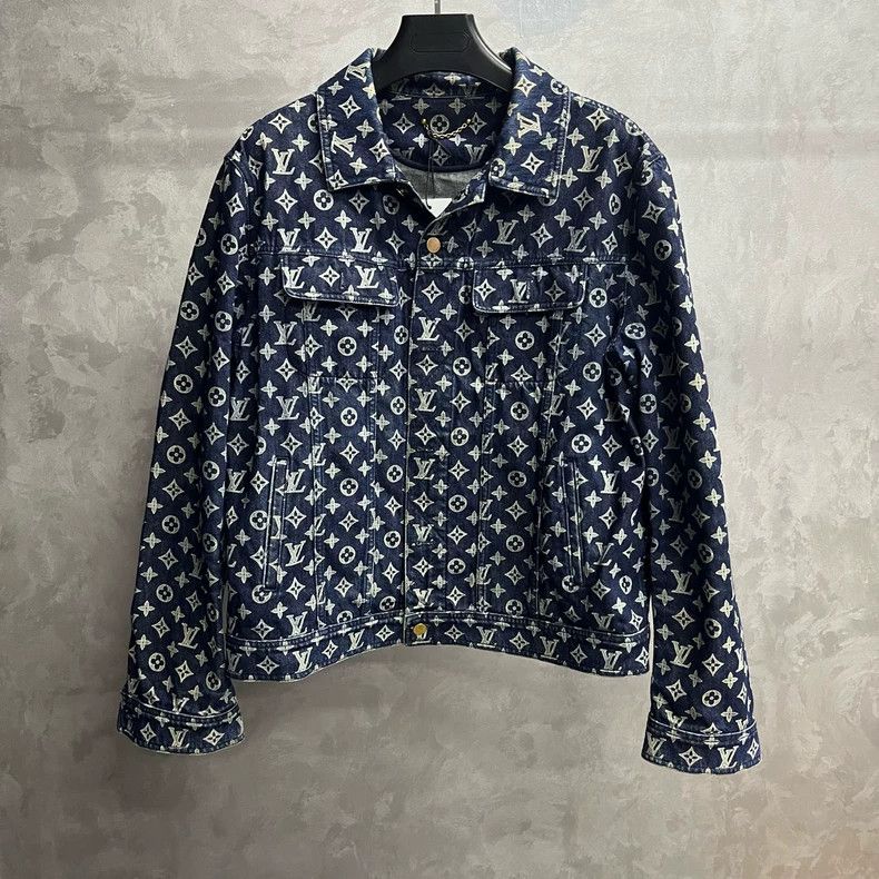 Louis Vuitton Louis Vuitton Blue full version logo presbyopic single-brea Size US L / EU 52-54 / 3 - 1 Thumbnail