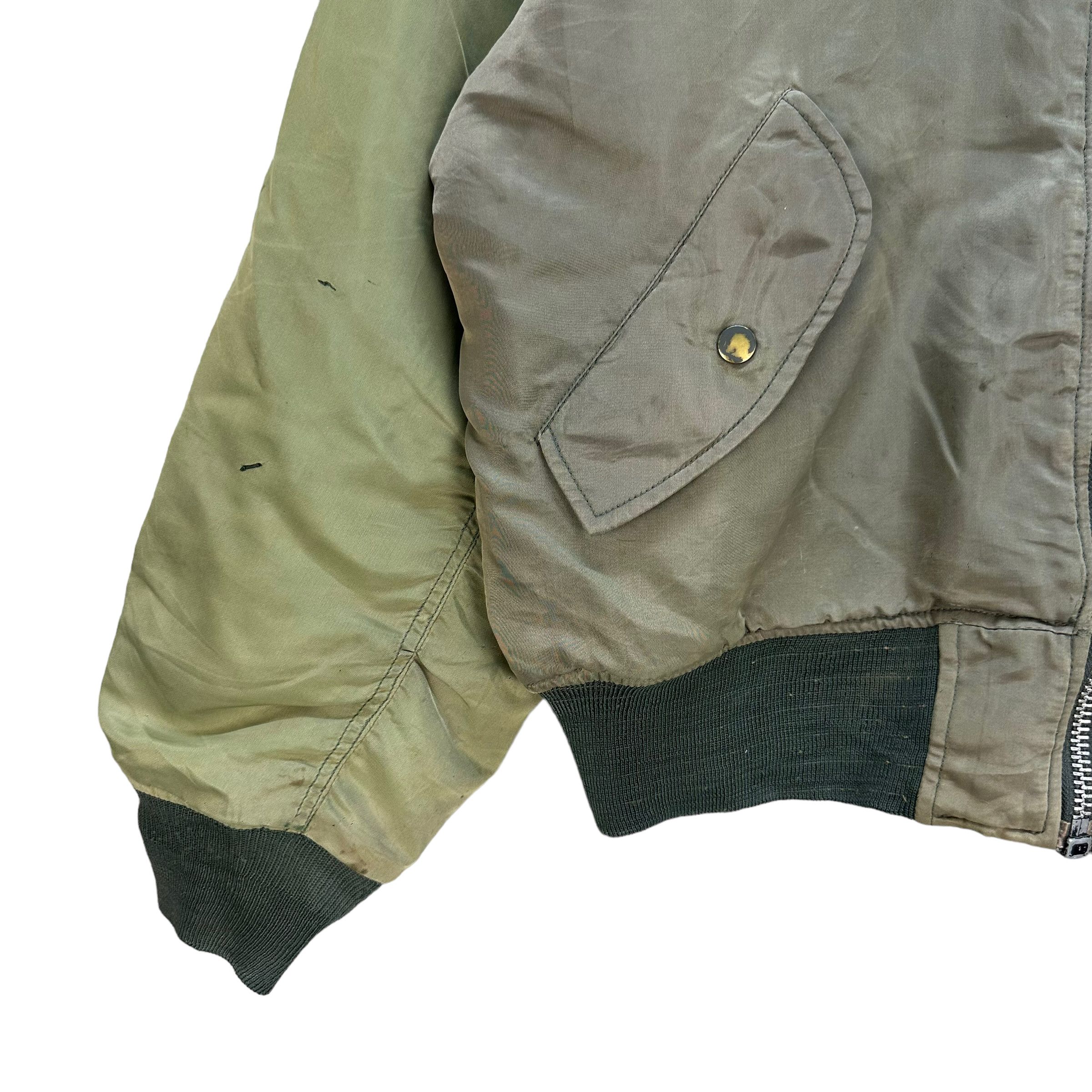 Vintage TRASHED🔥 WORLD RESORT CLUB AMERICAN CASUAL BOMBER #7838-181 Size US L / EU 52-54 / 3 - 6 Thumbnail