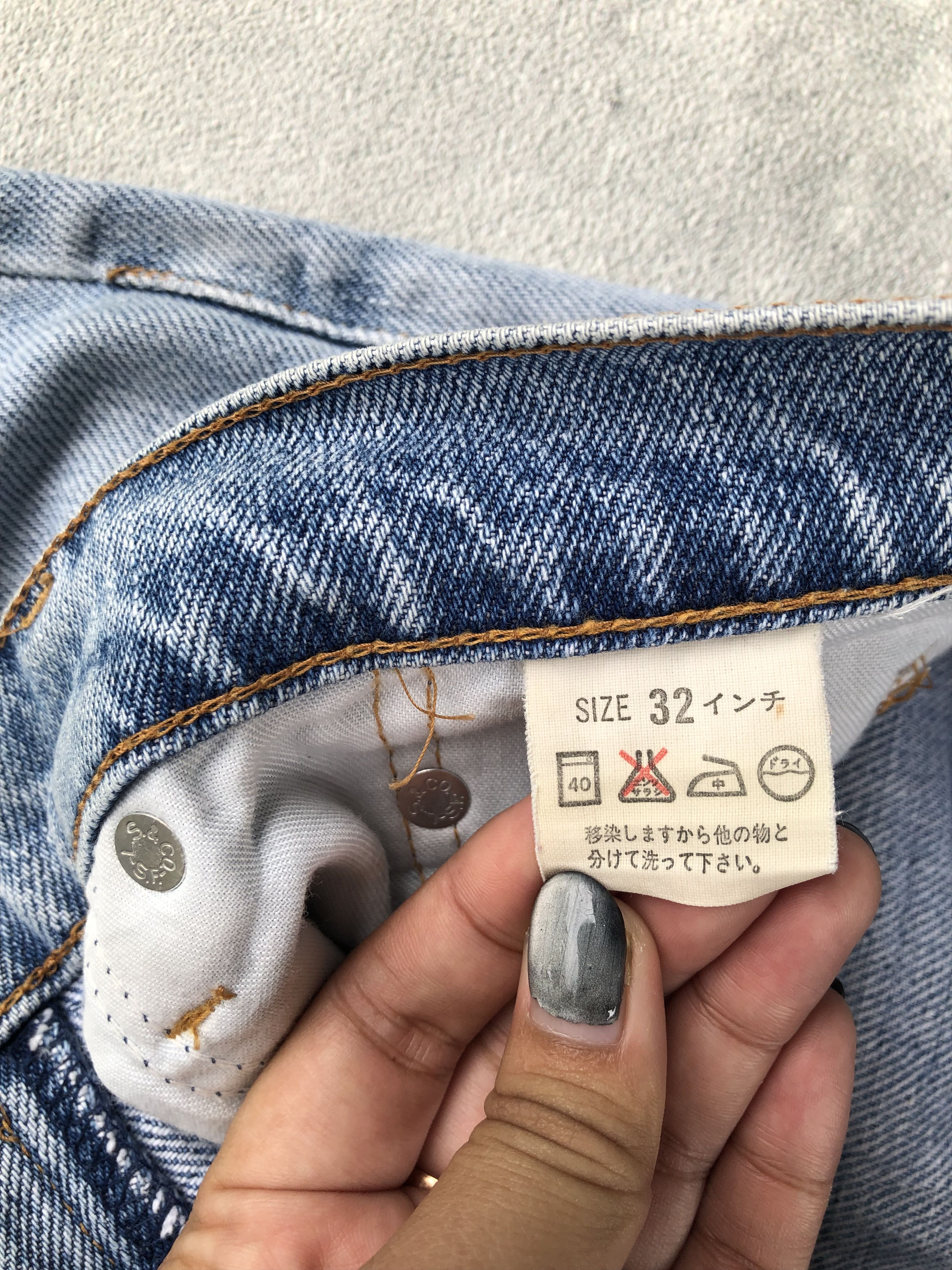 Levi's × Vintage Vintage Levis Short Pants Light Wash Distressed Style Size US 32 / EU 48 - 4 Thumbnail