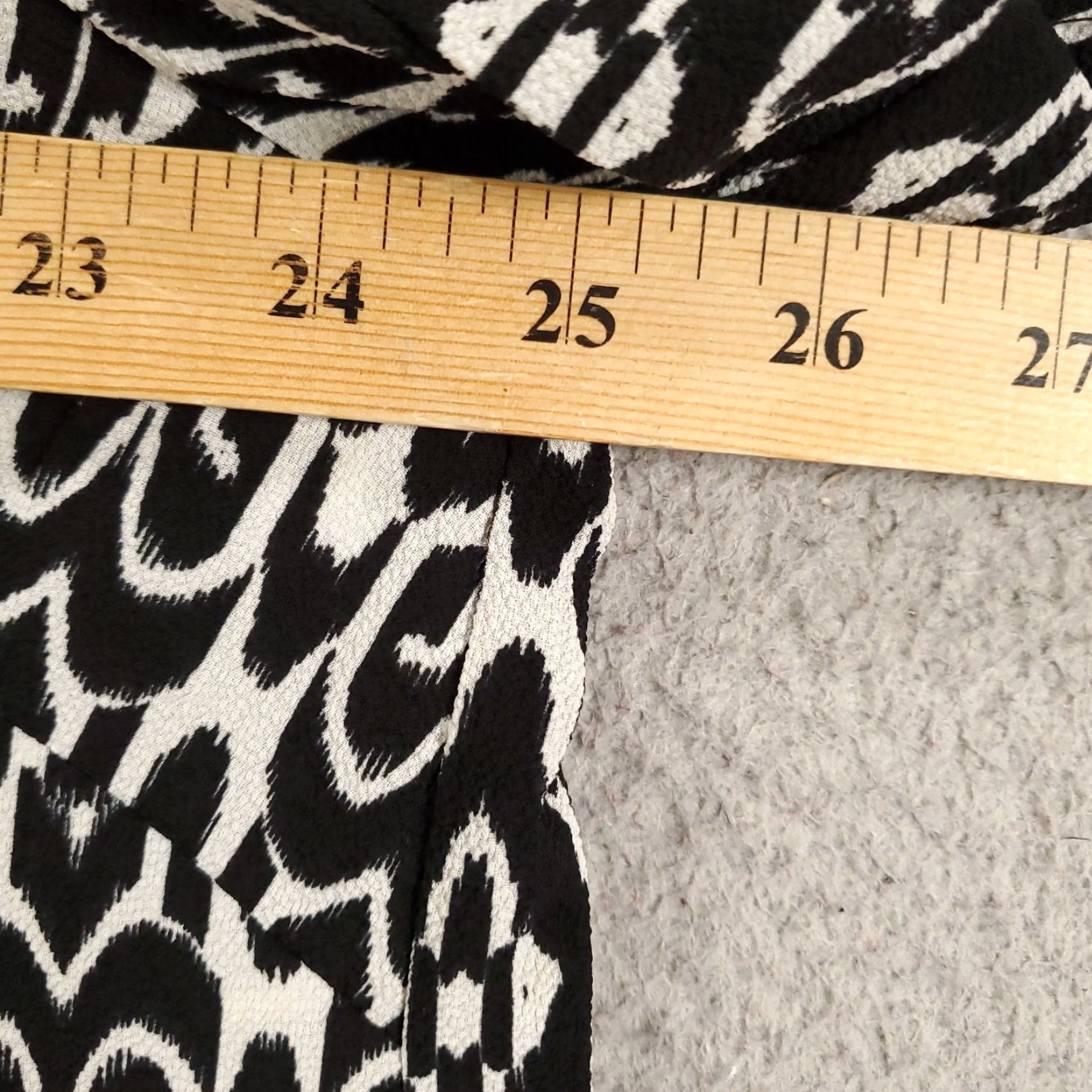 Vintage Rose And Olive Blouse Women 1X Black White Geometric Collared V Neck Top Size XL / US 12-14 / IT 48-50 - 4 Thumbnail