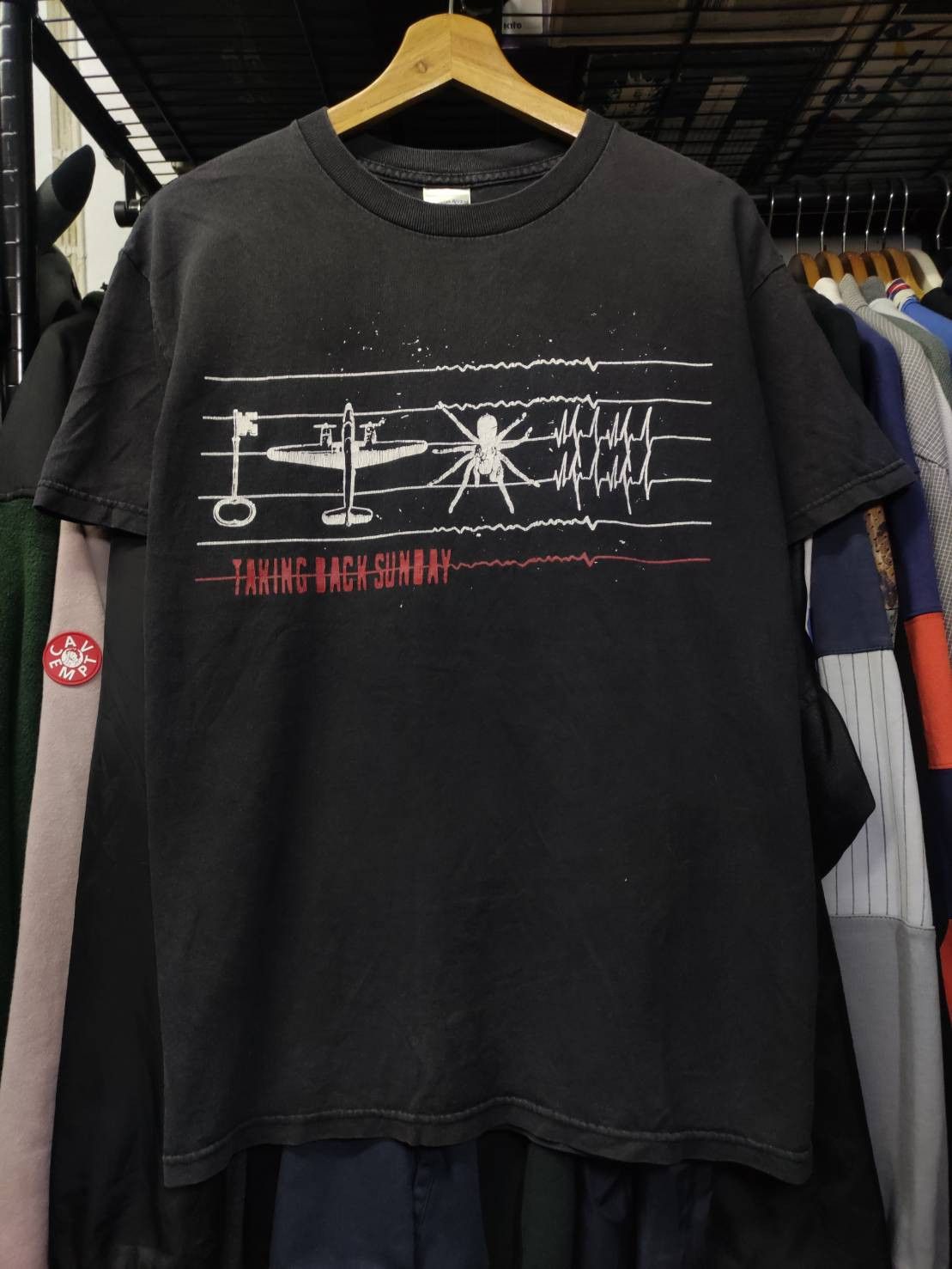 Band Tees Vtg 00's Taking Back Sunday " Key Plane Spider Heartbeat " Size US M / EU 48-50 / 2 - 2 Thumbnail