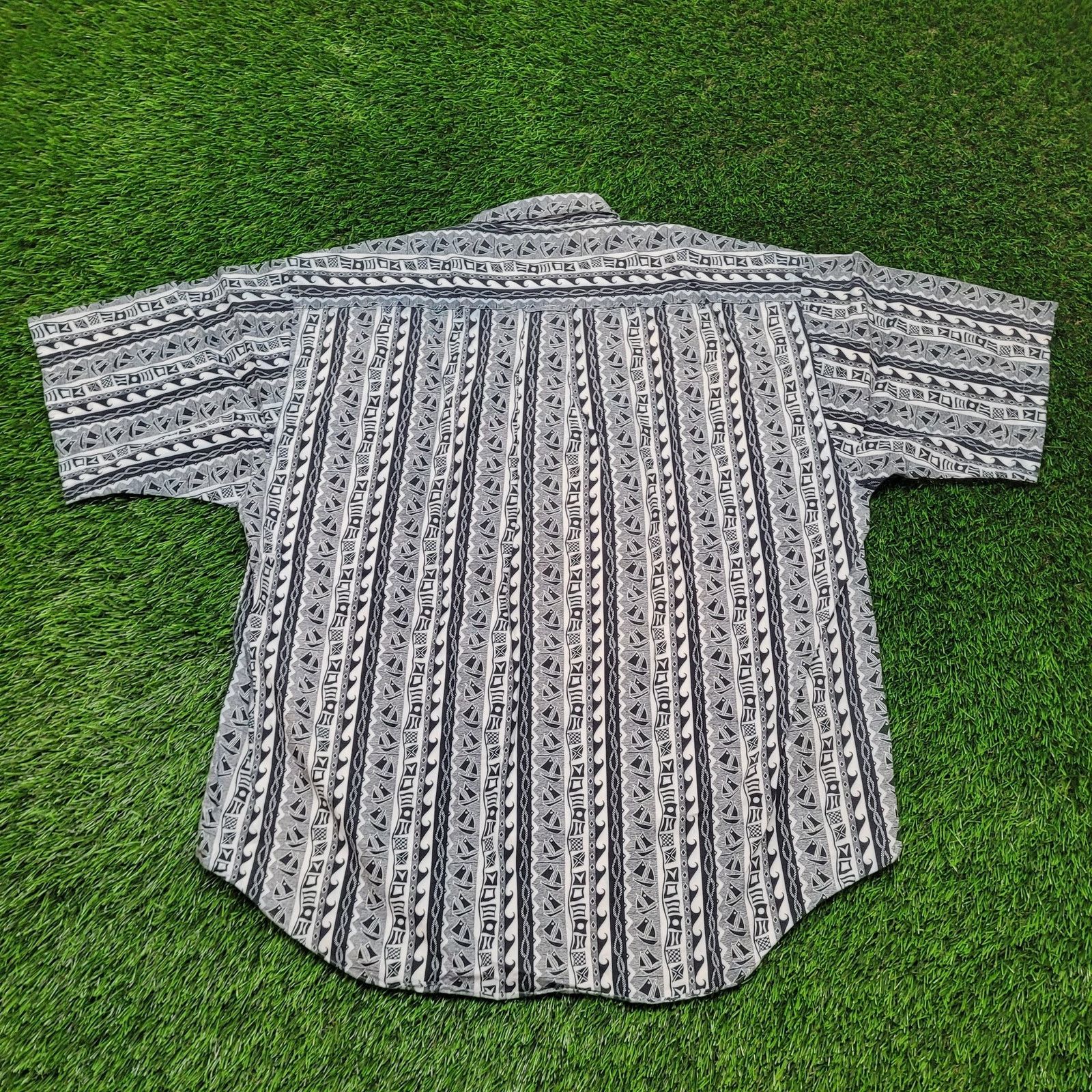 Izod VTG 90s Izod AOP Geometric Shirt XL Black White Boxy Baggy Size US XL / EU 56 / 4 - 5 Thumbnail