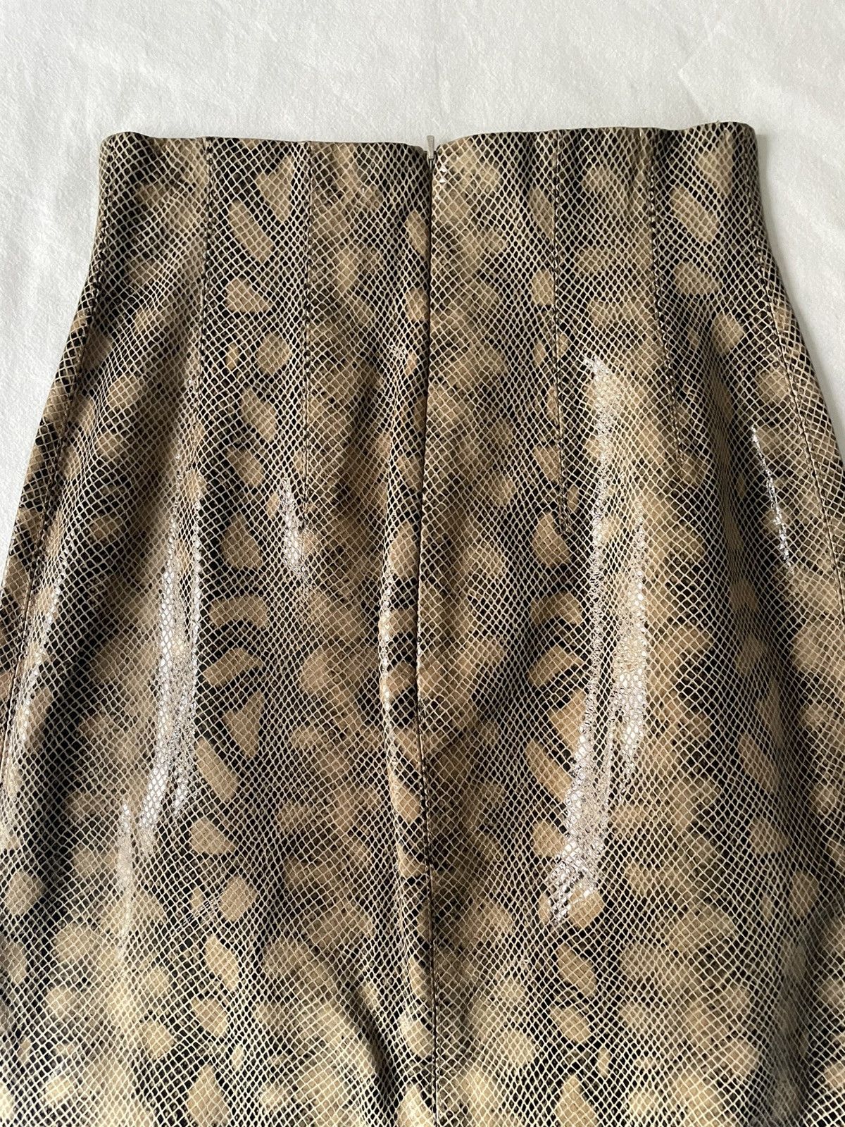 16Arlington 16Arlington Python Pencil Skirt Size 26" / US 2 / IT 38 - 7 Thumbnail