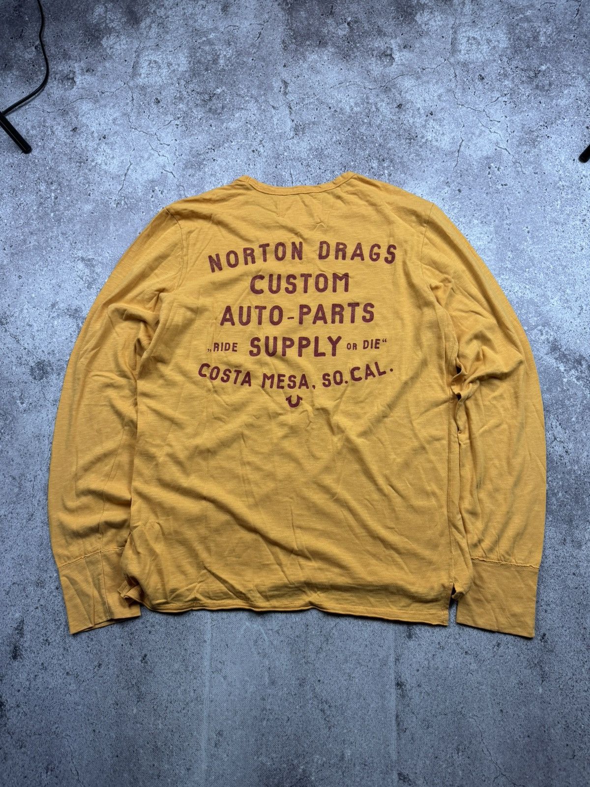 True Religion Vintage True Religion Drugs long sleeve big logo size XL Size US M / EU 48-50 / 2 - 1 Thumbnail