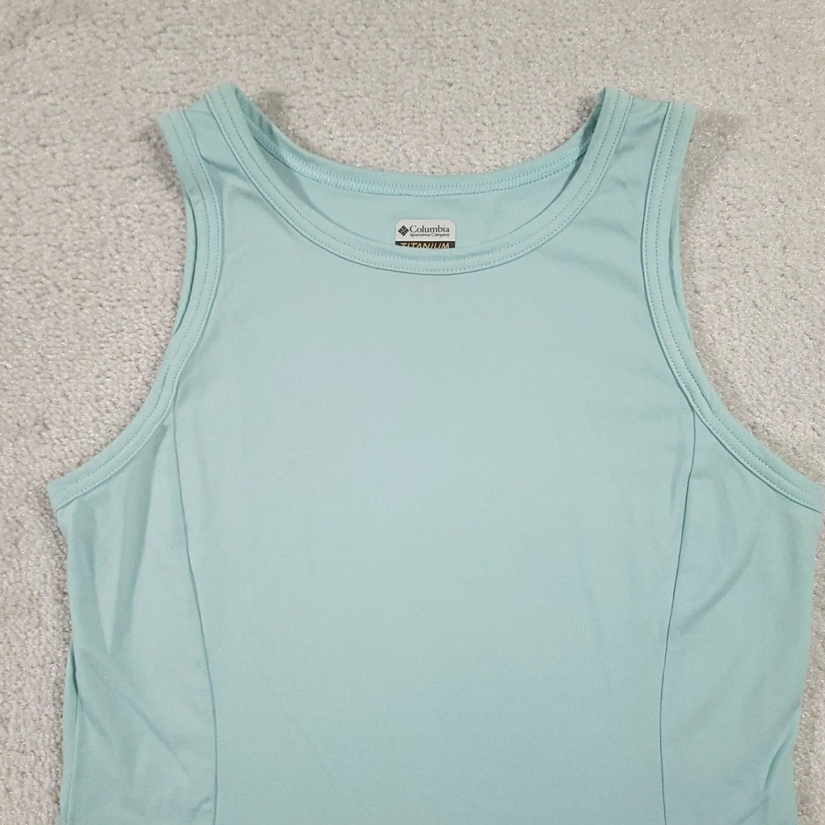 Vintage Columbia Shirt Womens M Light Blue Titanium Tank Top Stretch Nylon Athletic Sleeveless Crew Neck Size M / US 6-8 / IT 42-44 - 3 Thumbnail