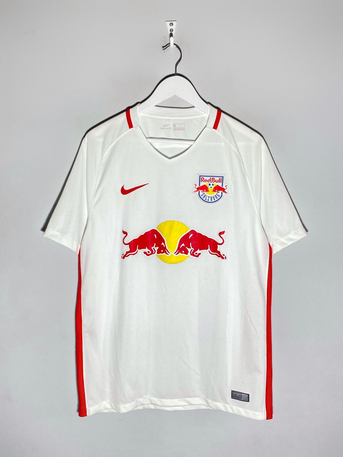 Nike Nike Red Bull Salzburg 2016/17 Home Football Shirt Jersey Size US L / EU 52-54 / 3 - 1 Thumbnail