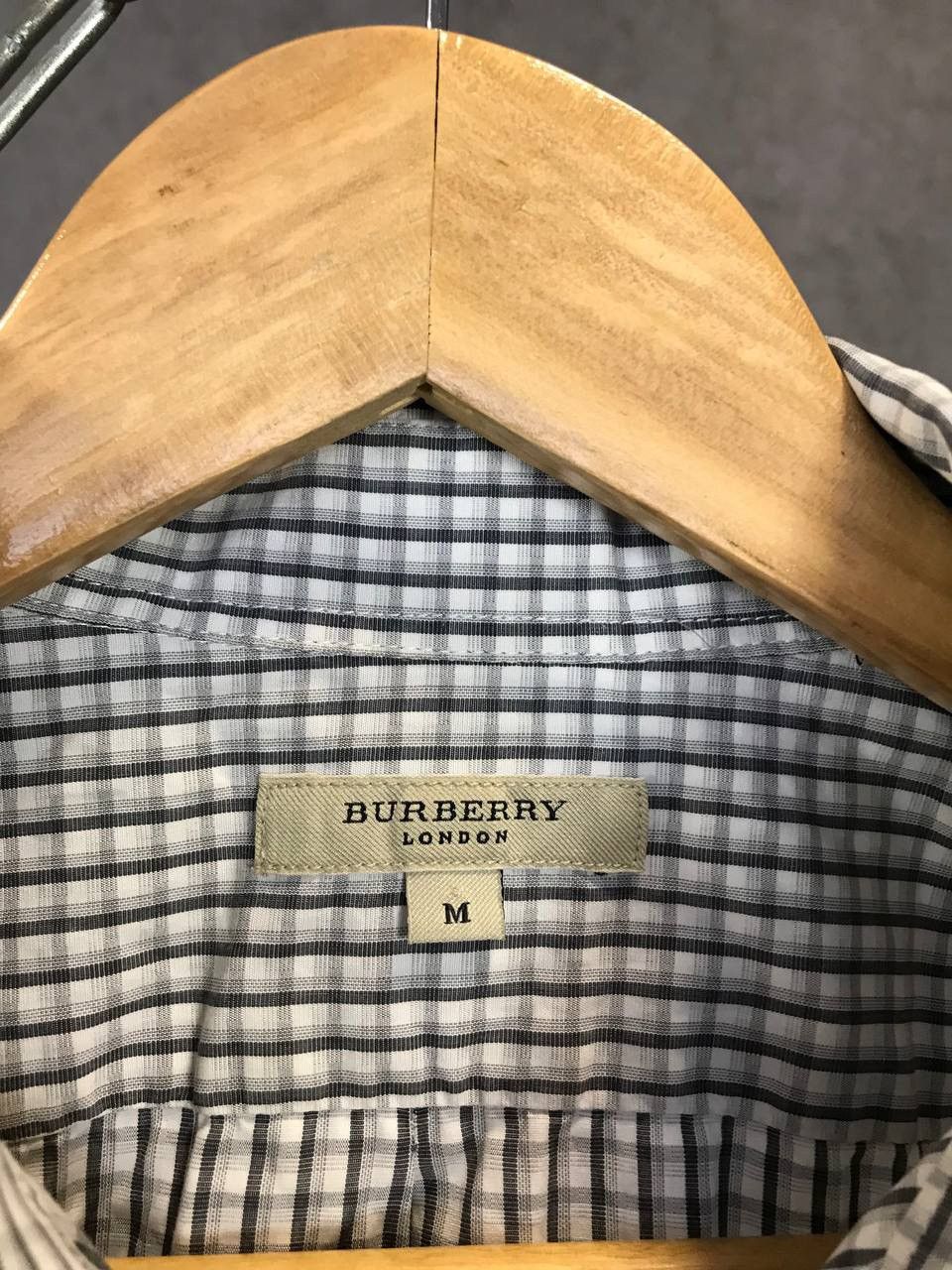 Burberry Burberry luxury small logo shirt Size US M / EU 48-50 / 2 - 5 Thumbnail