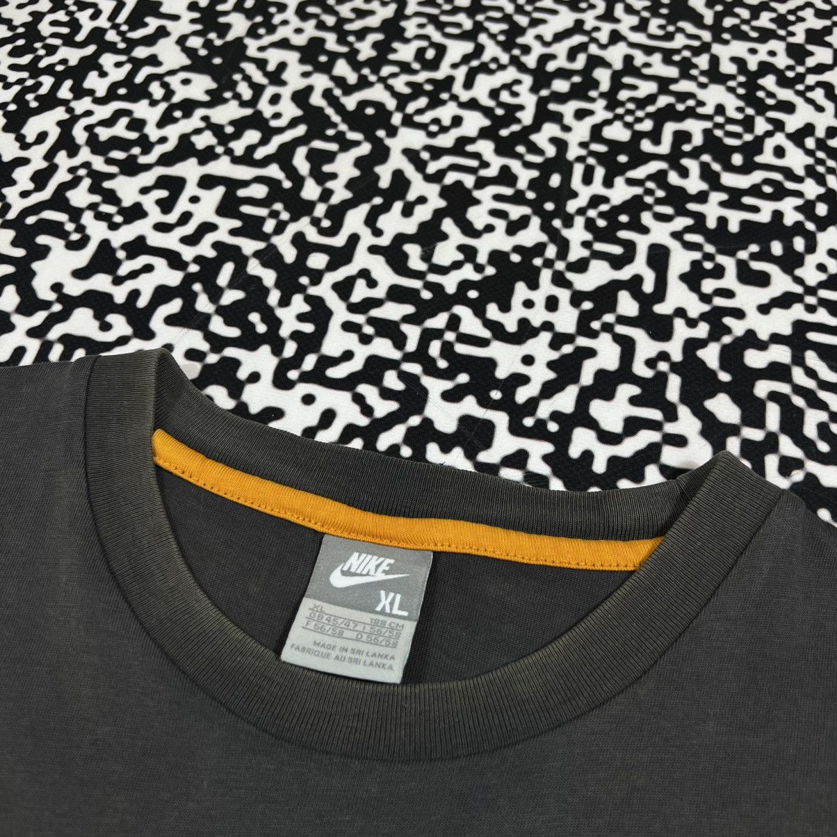 Nike Vintage Y2K Nike Total Ninety 90 Logo Faded Boxy T-shirt Size US XL / EU 56 / 4 - 14 Thumbnail