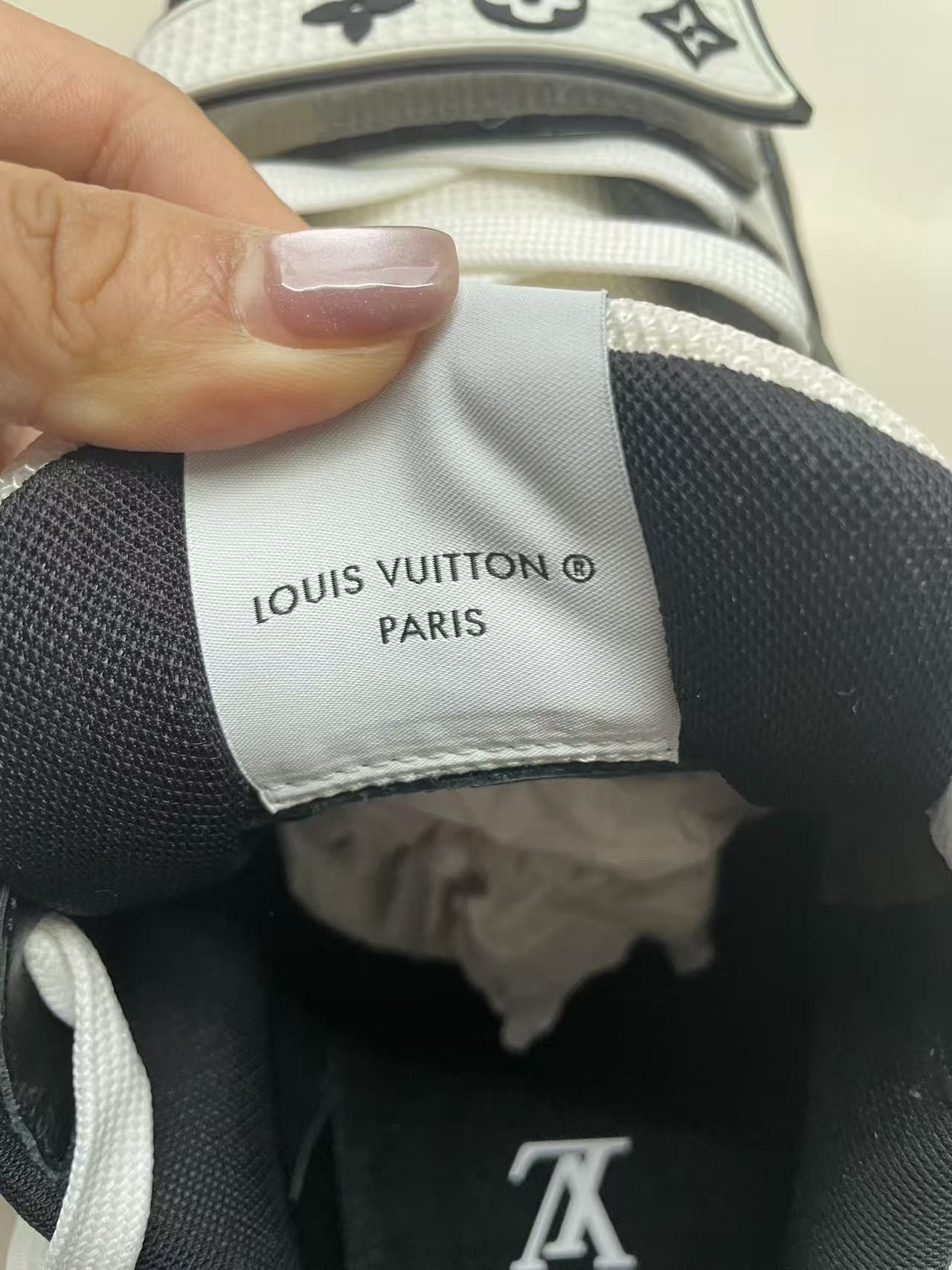 Louis Vuitton Louis Vuitton Monogram Trainer Sneakers Size US 9 / IT 39 - 11 Thumbnail