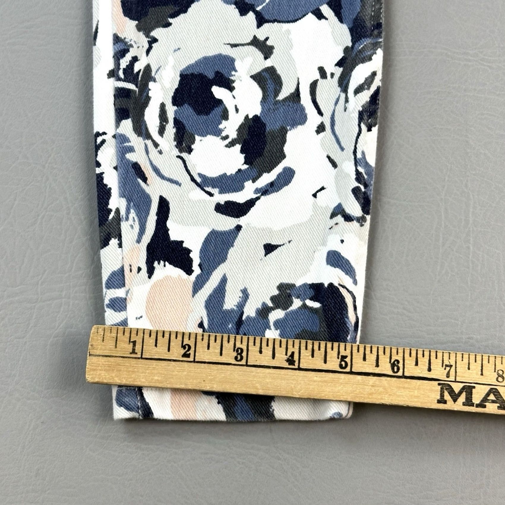 Spanx Spanx Jeani-ish Leggings Womens Large Blue Floral High Rise Shaping Stretch Jeans Style Jegging Fall Spring Summer Winter Women Size 36" / US 14 / IT 50 - 4 Thumbnail