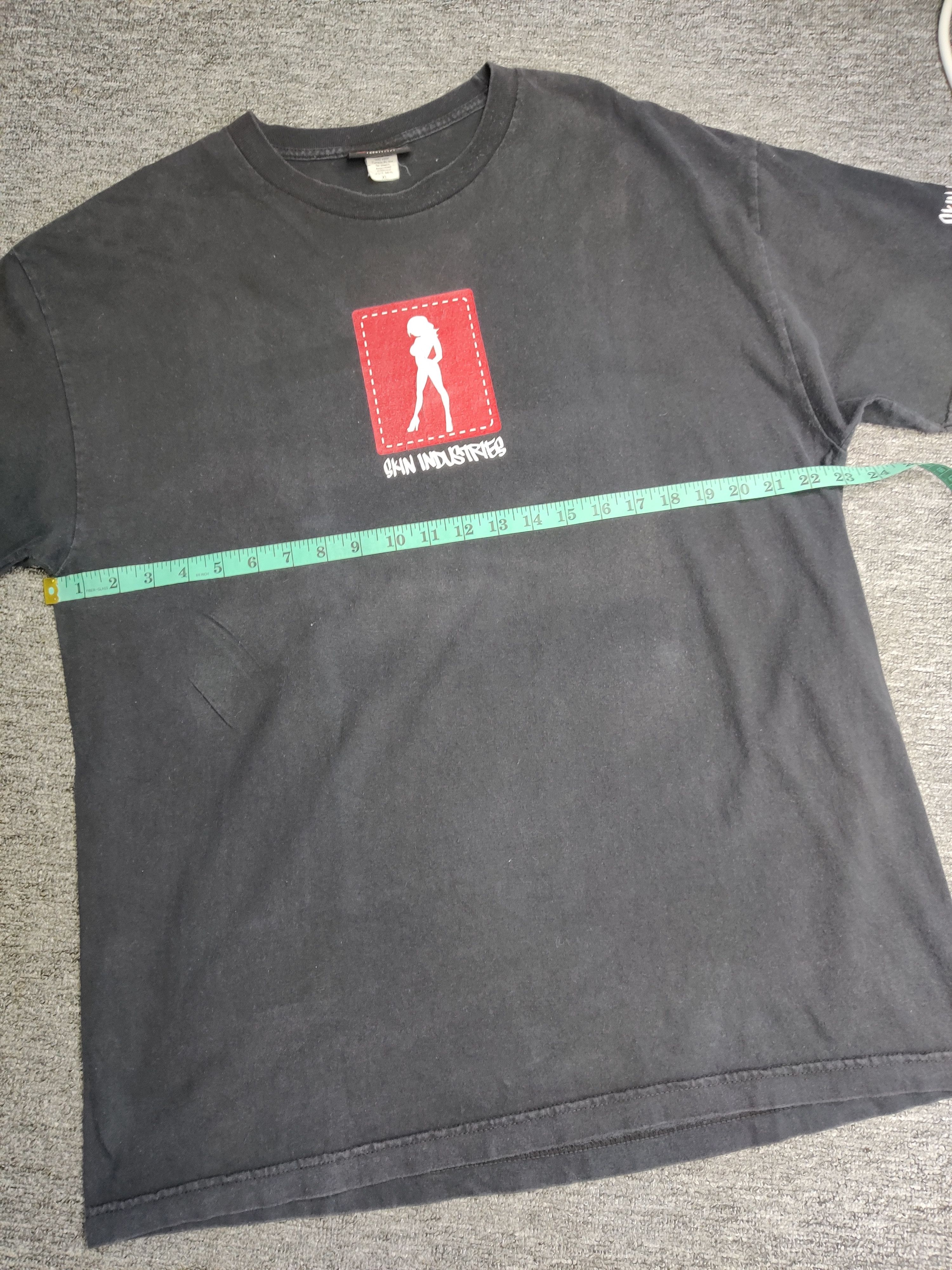Vintage Vintage 90s Skin Industries Skateboard Tee Tshirt Size US XL / EU 56 / 4 - 10 Thumbnail