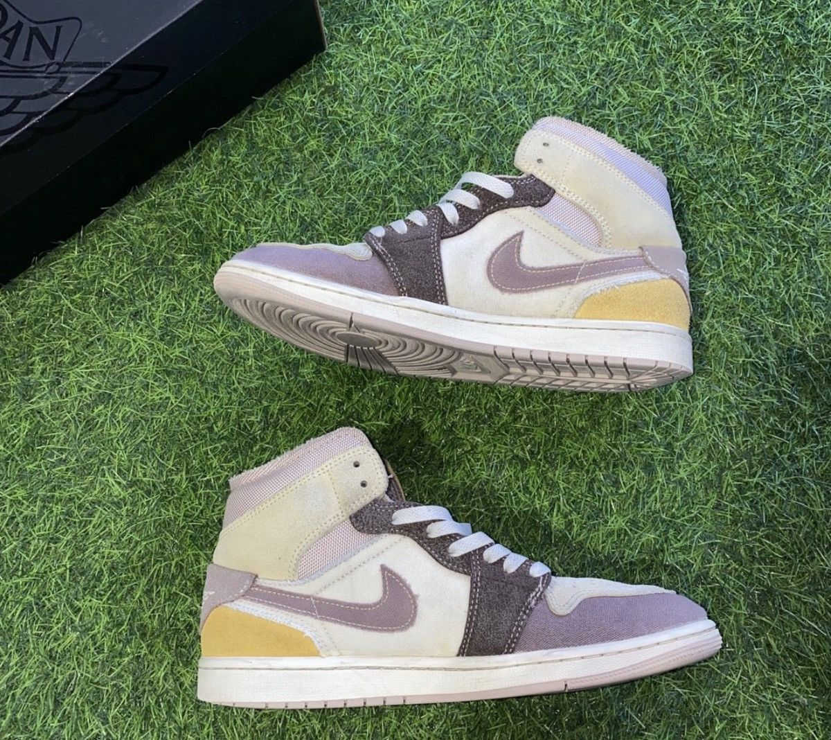 Jordan Brand Air Jordan 1 Mid SE Craft ‘Inside Out - Taupe Haze’ 2023 Size US 8.5 / EU 41-42 - 4 Thumbnail