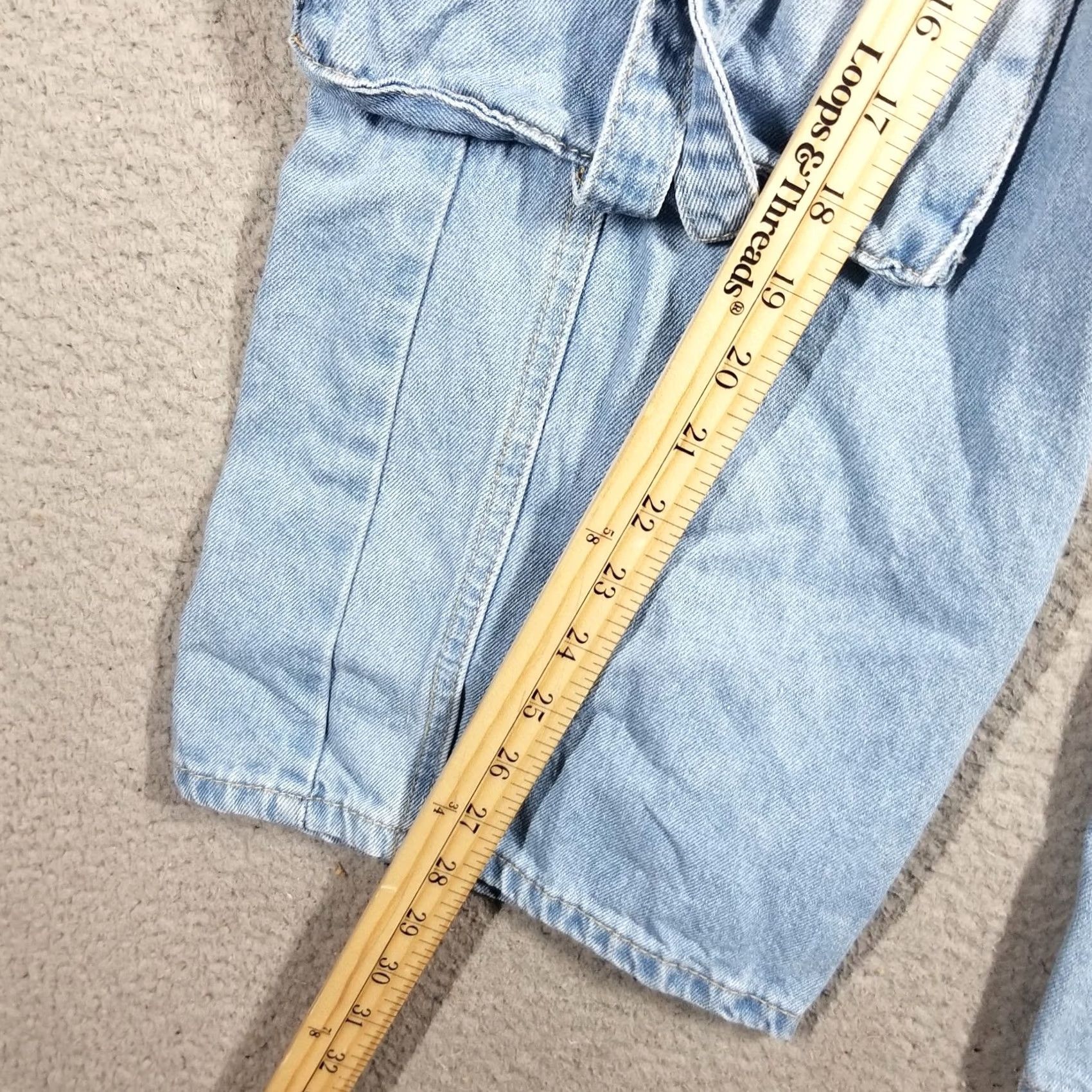 Forever 21 Forever 21 x Bratz Jeans Women's 27 Denim Cargo Pocket Relaxed Straight 90s Cartoon Blue Denim Baggy Shirt? Size 27" / US 4 / IT 40 - 7 Thumbnail