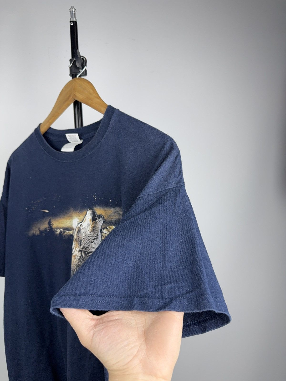 Vintage 00s Retro USA Alaska Wolf Graphic T Shirt Nature Outdoor Tee Size US XL / EU 56 / 4 - 10 Thumbnail