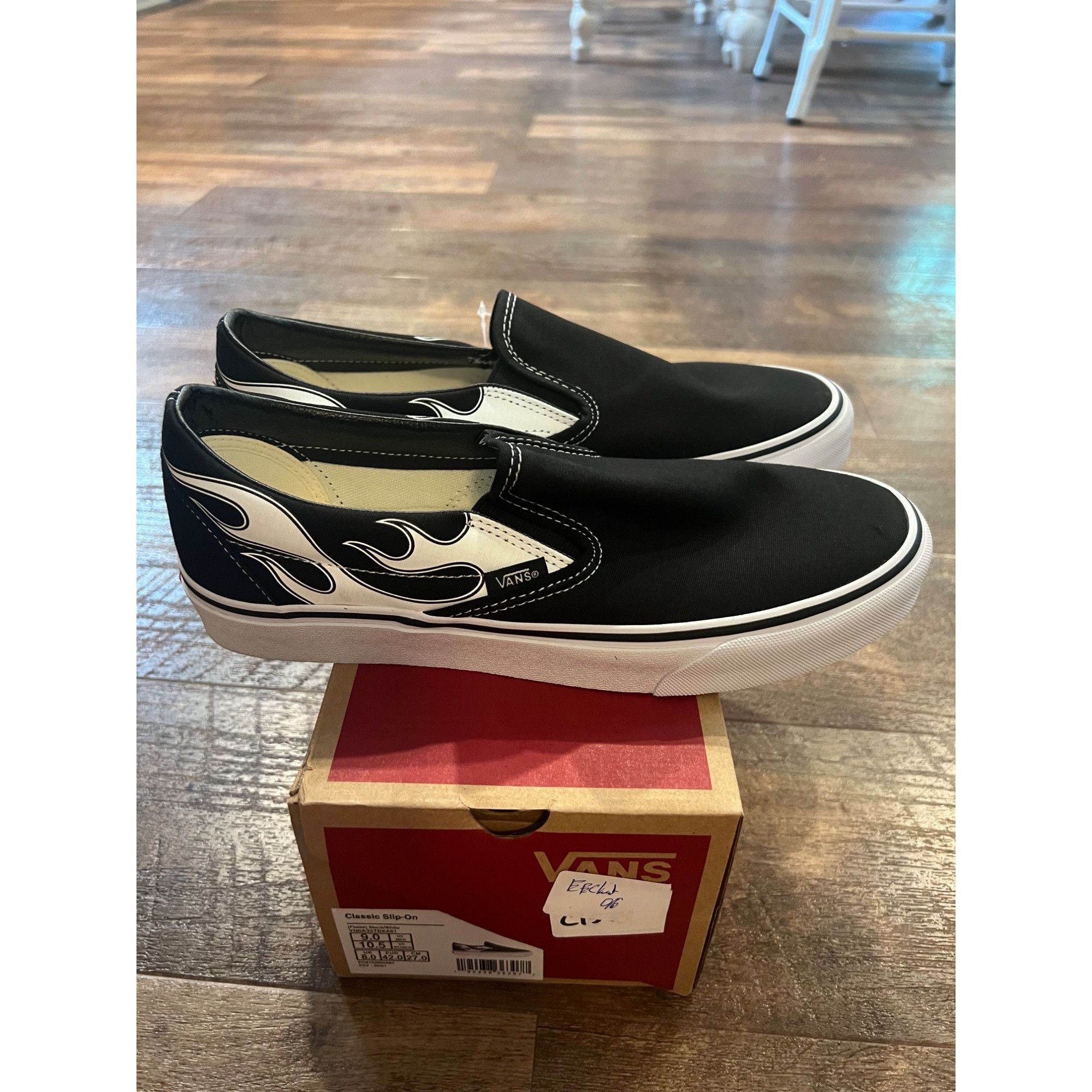 Vans Brand New VANS CLASSIC SLIP-ON (FLAME) BLACK / WHITE VN0A33T Size US 9 / EU 42 - 5 Thumbnail