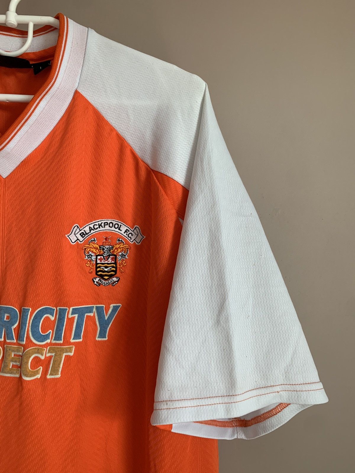 Vintage Blackpool 2001/03 Home Football Vintage Shirt TFG Sports L Size US L / EU 52-54 / 3 - 4 Thumbnail