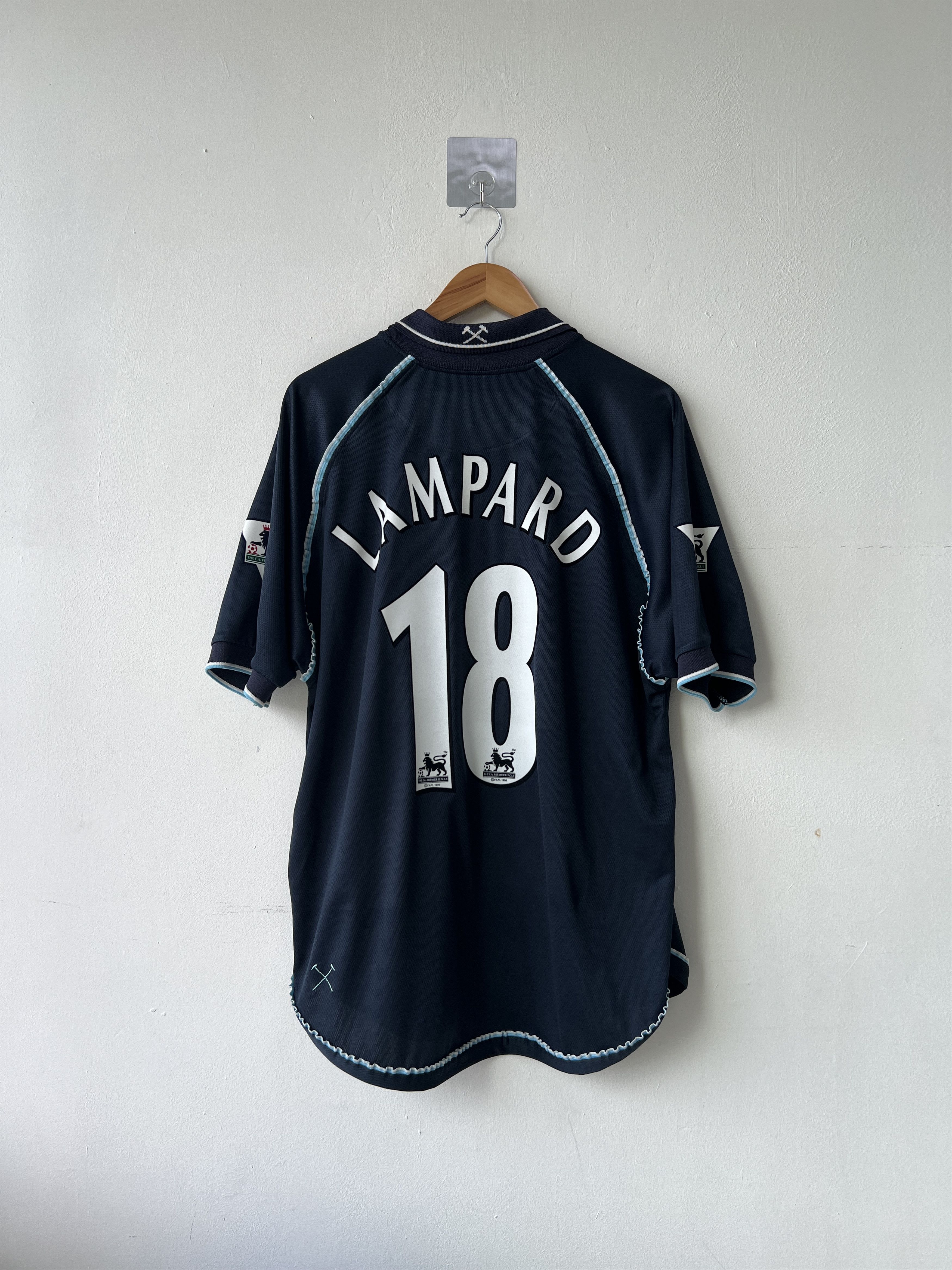 Fila (L) West Ham 1999-01 Third Kit Lampard #18 Size US L / EU 52-54 / 3 - 1 Thumbnail