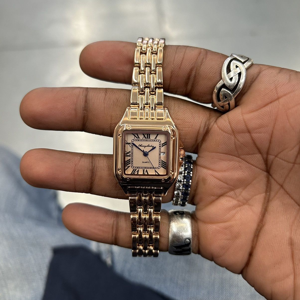 Vintage Vintage 90s retro luxury style quartz rose gold watch Size ONE SIZE - 1 Thumbnail