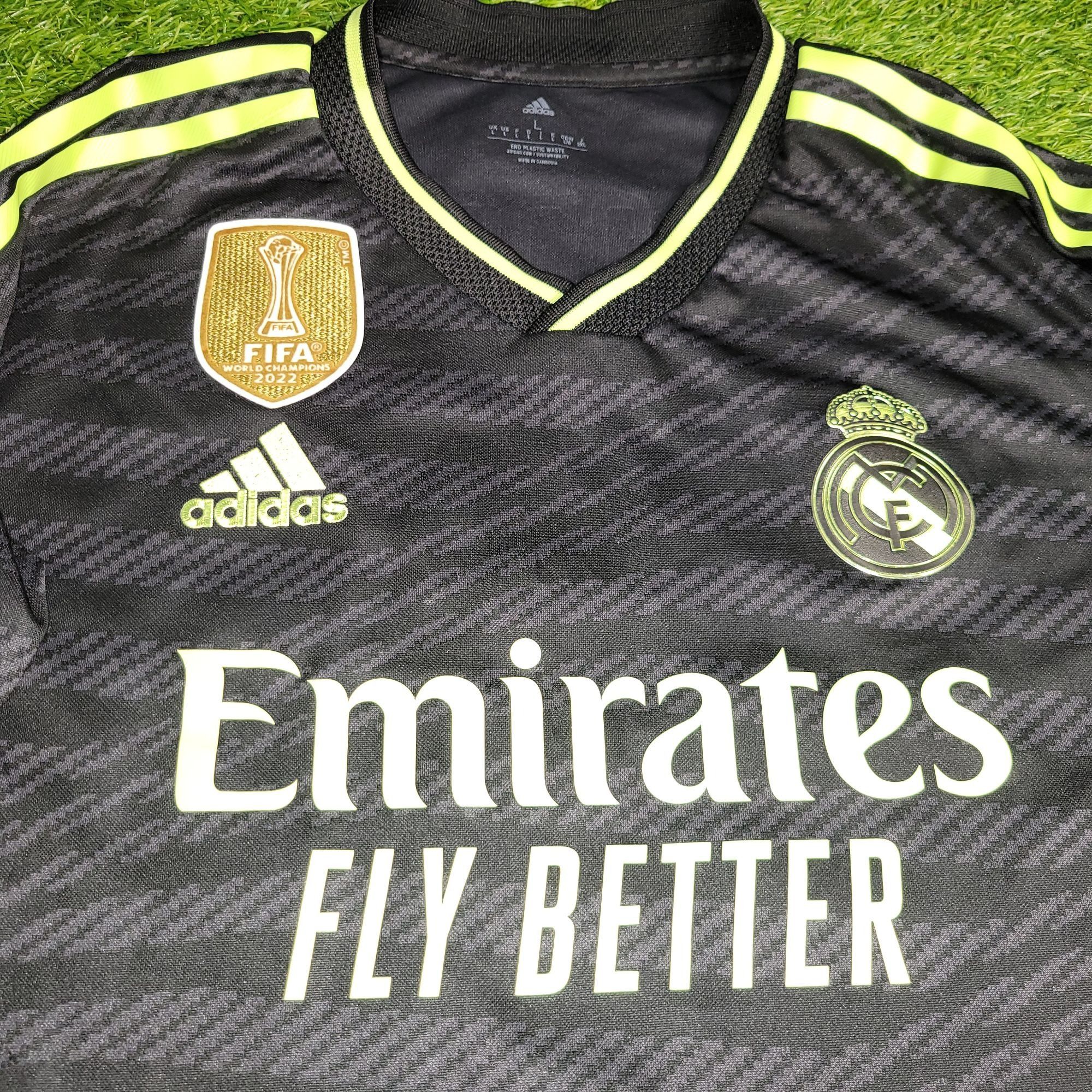 Adidas Modric Real Madrid 2022 2023 Third UEFA Soccer Jersey L Size US L / EU 52-54 / 3 - 3 Thumbnail