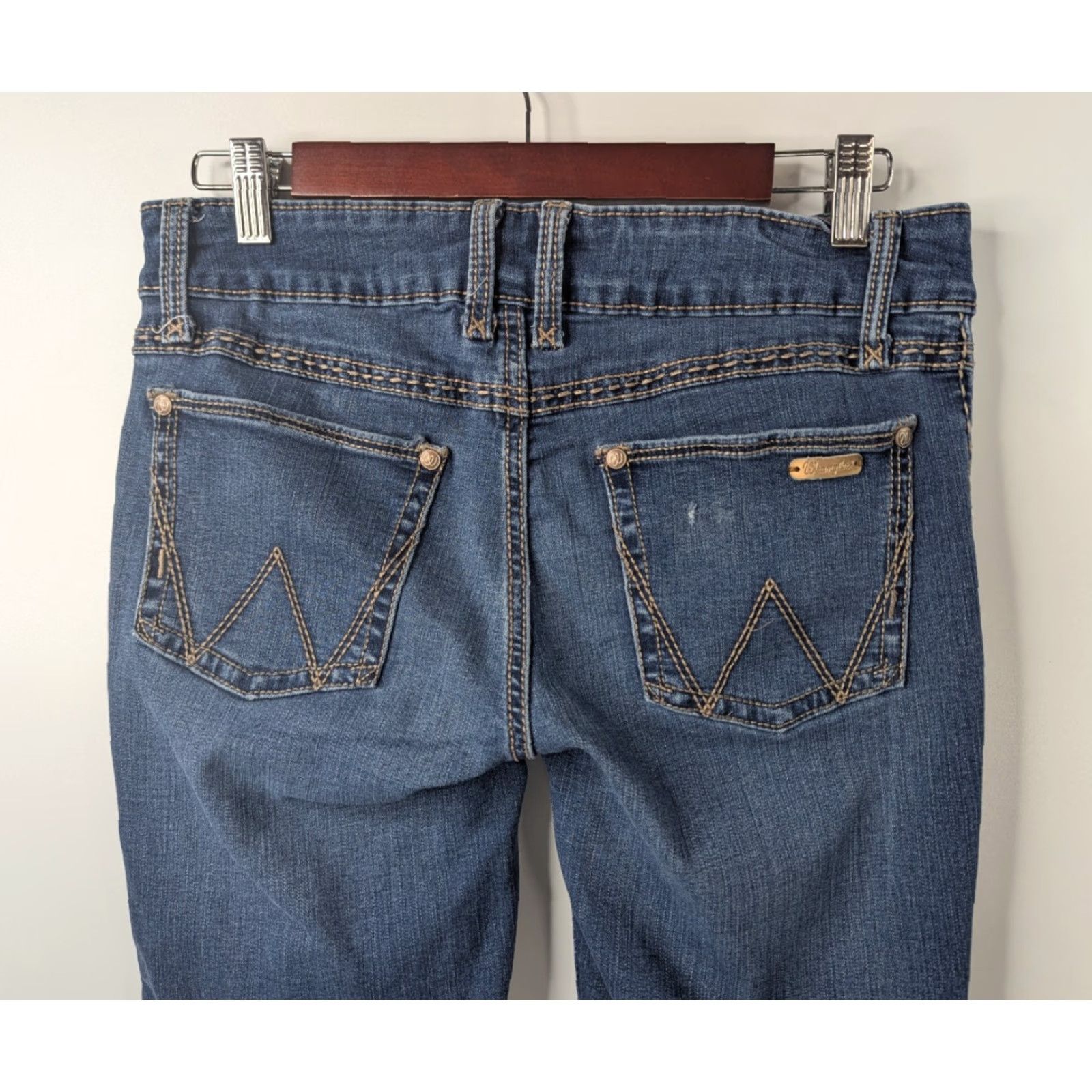 Wrangler Wrangler Jeans Women's Bootcut Denim Blue 7/8 Distressed Raw Hem Size 28" / US 6 / IT 42 - 3 Thumbnail