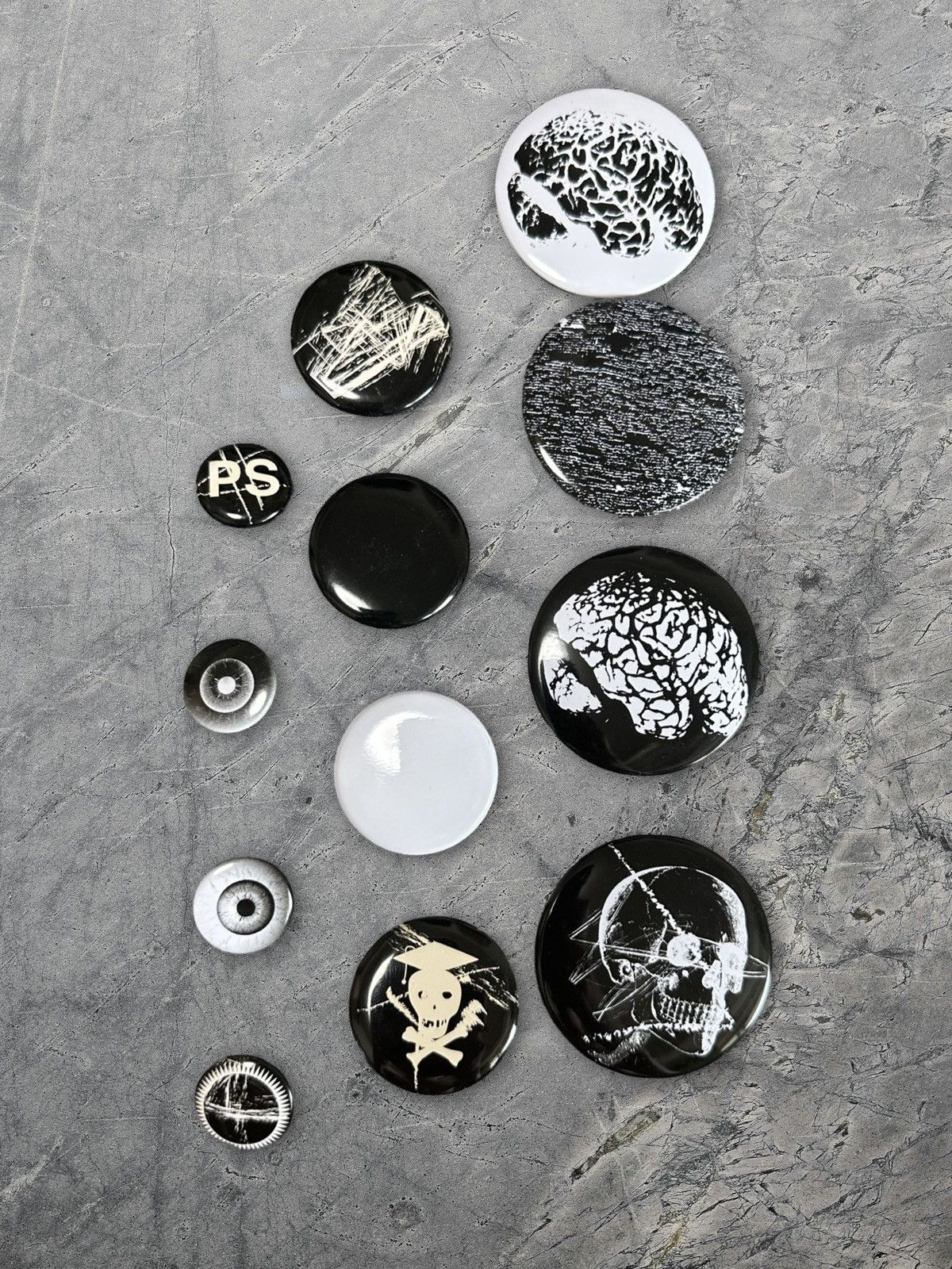 UNDER COVER ピンズ Undercover Undercover 2002 Smart Magazine Pin Set | Grailed