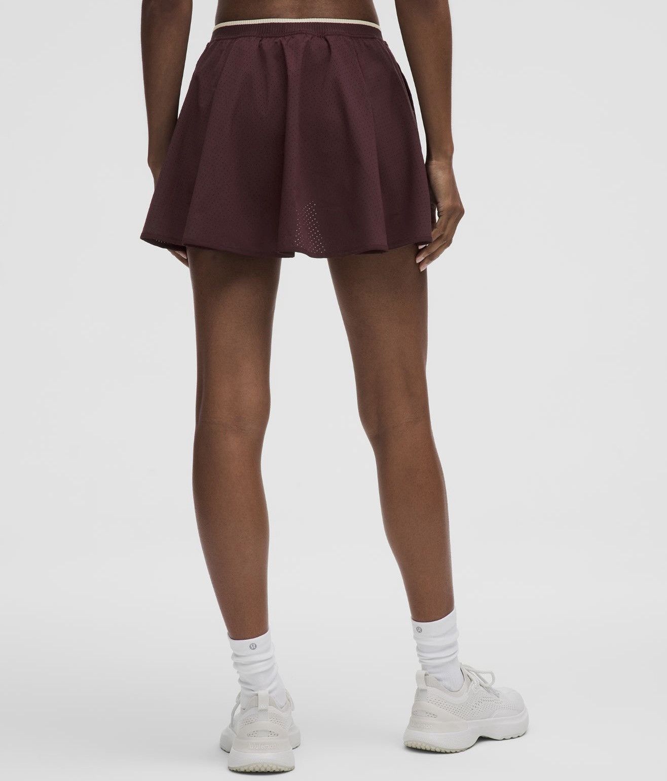 Lululemon lululemon athletica perforated narrow tennis skirt size 6 Size 28" / US 6 / IT 42 - 5 Thumbnail