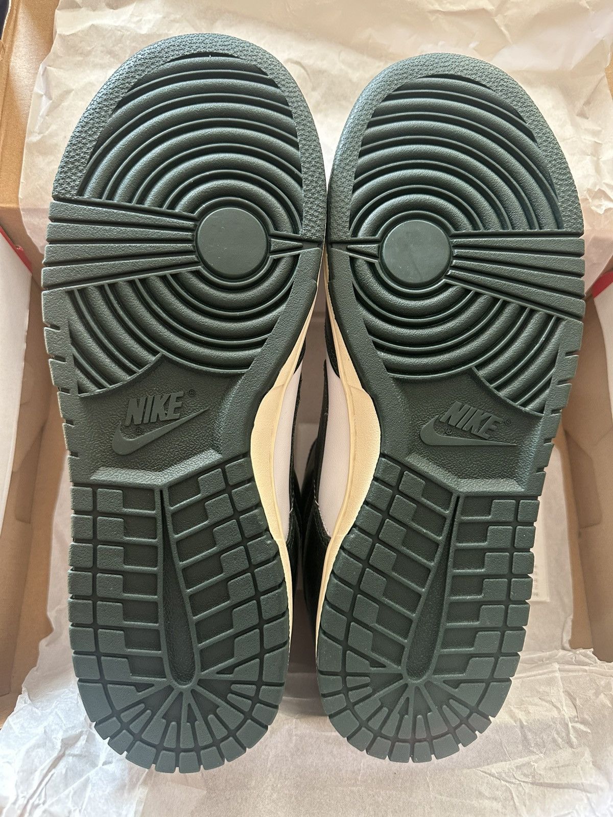 Nike Nike Dunk Low Vintage Green Size US 10 / EU 43 - 7 Thumbnail