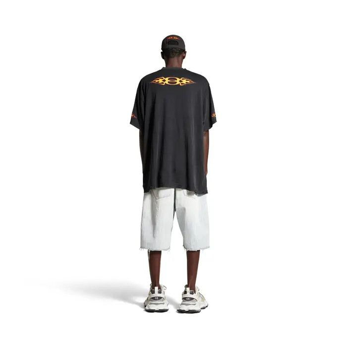 Balenciaga o1w1db10226 Burning Unity T-Shirt Oversized in Black Size US XXL / EU 58 / 5 - 4 Thumbnail