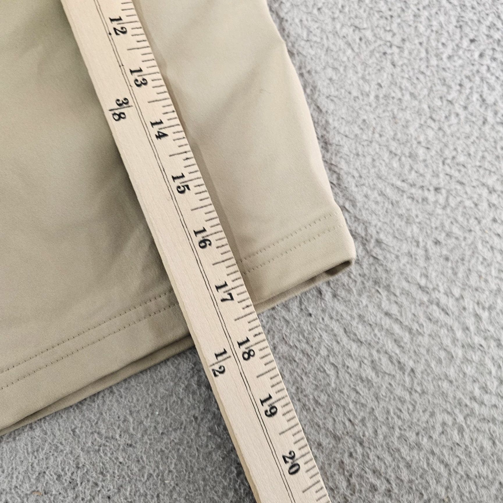Rhone Rhone Shorts Mens 36 Beige Khaki Performance Golf Casual Stretch Polyester Size US 36 / EU 52 - 6 Thumbnail