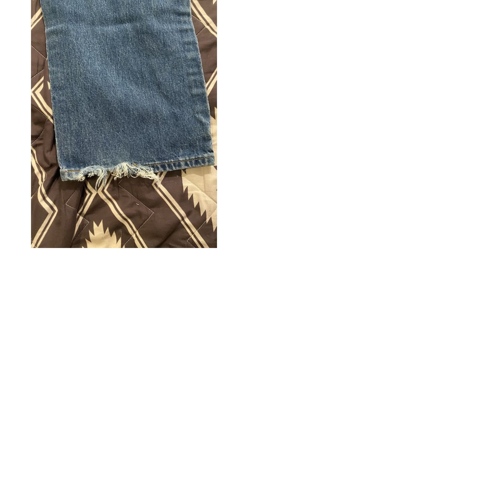 Levi's VINTAGE Levi’s 505 Jeans Men’s 38x32 Medium Wash Denim 5-Pocket Logo Button Zip Straight 90s Retro Size US 38 / EU 54 - 9 Thumbnail