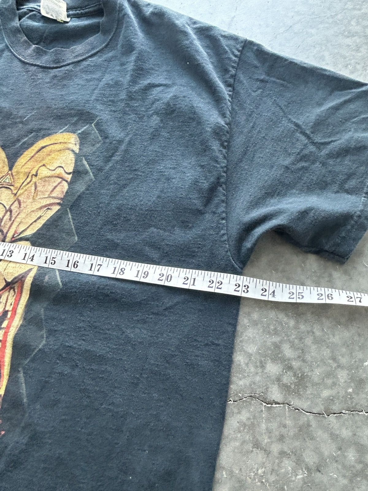 Vintage Vintage Y2K Faded Black Tiki Head Graphic Tee Size US XL / EU 56 / 4 - 6 Thumbnail