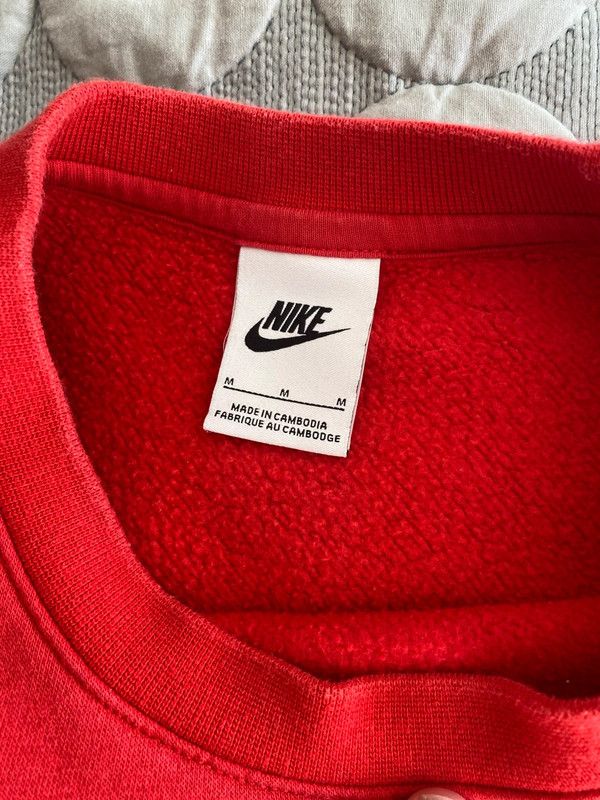 Nike Nike Sweatshirt – Red & in Great Condition! Size US M / EU 48-50 / 2 - 3 Thumbnail