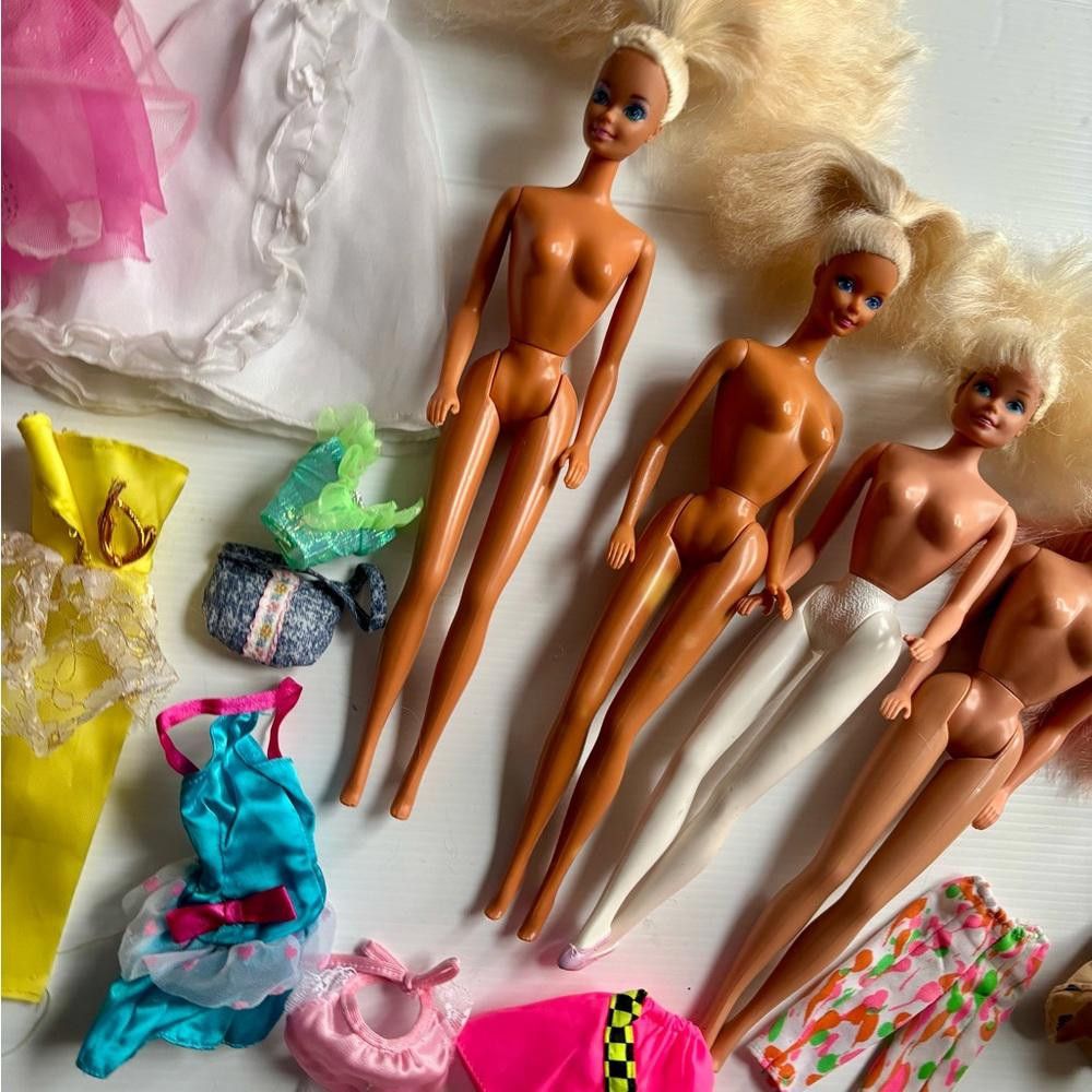 Designer Vintage Lot of 4 Barbie Dolls from 1966 with Clothes Size ONE SIZE - 2 Thumbnail