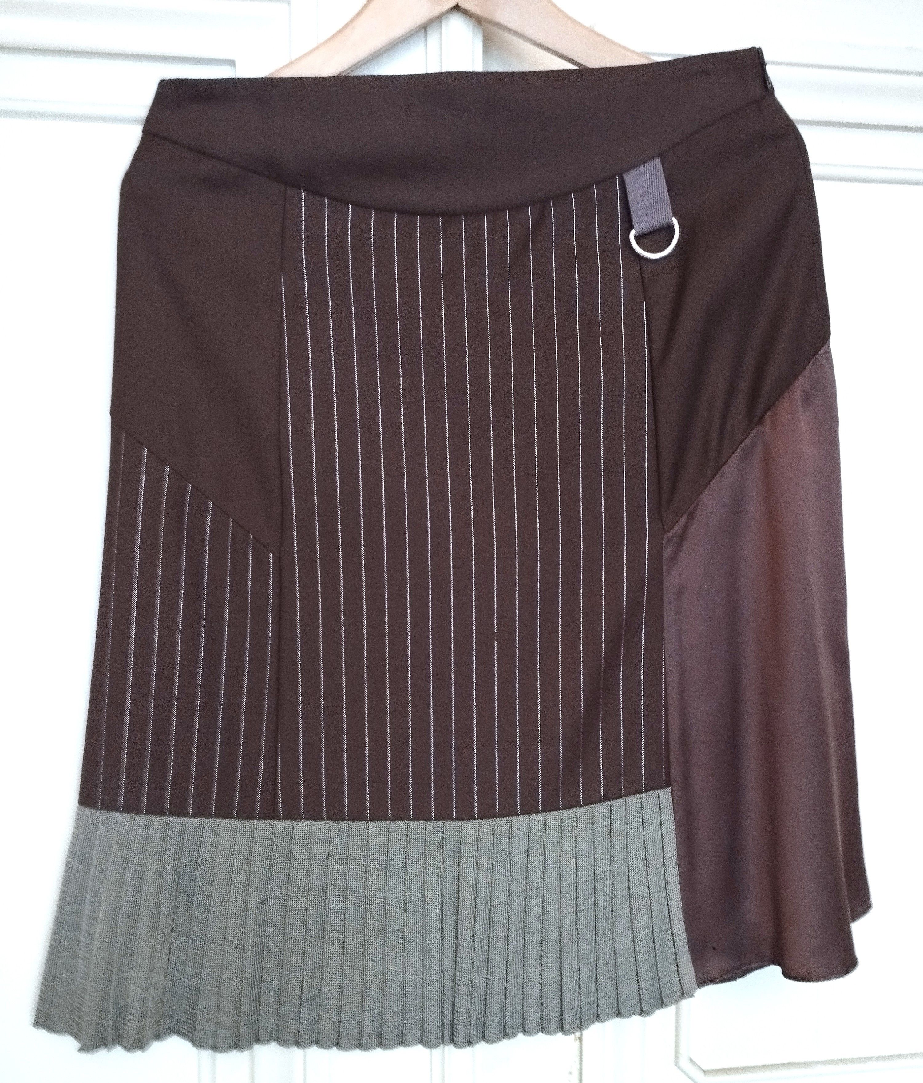 Christian Lacroix Christian Lacroix Jupe Laine et Soie TL Size 28" / US 6 / IT 42 - 1 Thumbnail