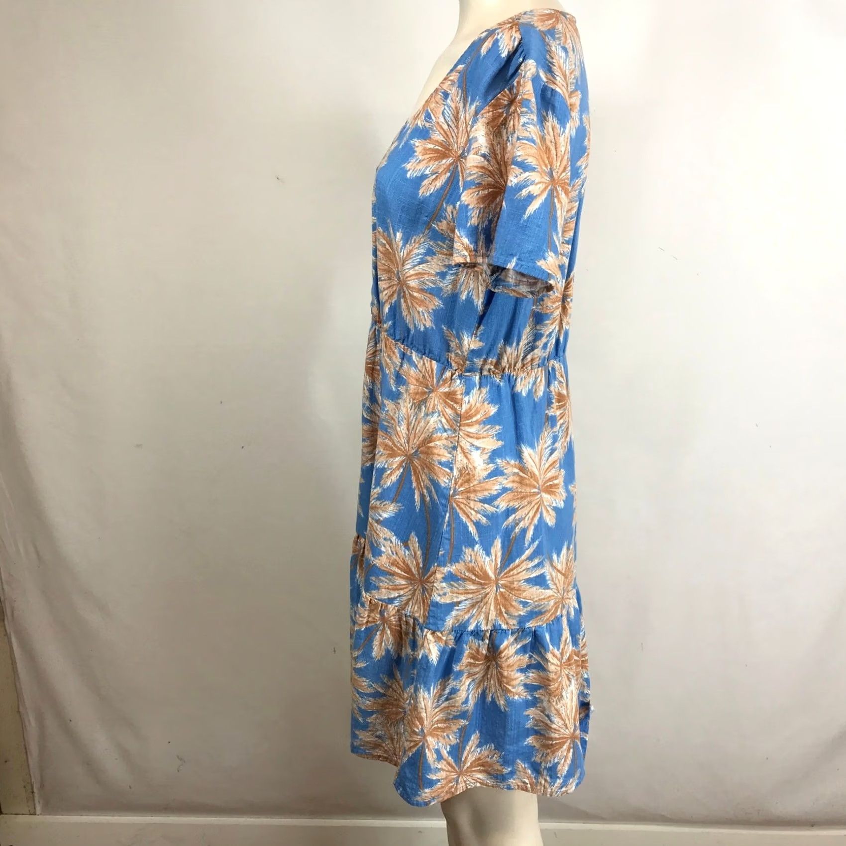 Vintage VINTAGE ROXY Palm Tree Print V Neck Button Front Tiered Dress Blue Tan Women's M Size M / US 6-8 / IT 42-44 - 6 Thumbnail