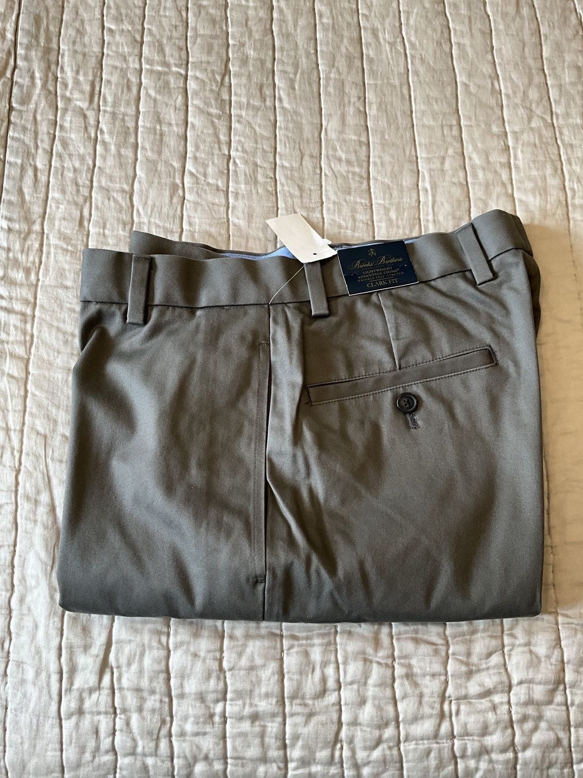 Brooks Brothers Brooks brothers grey Clark fit light weight pants Size US 30 / EU 46 - 1 Thumbnail