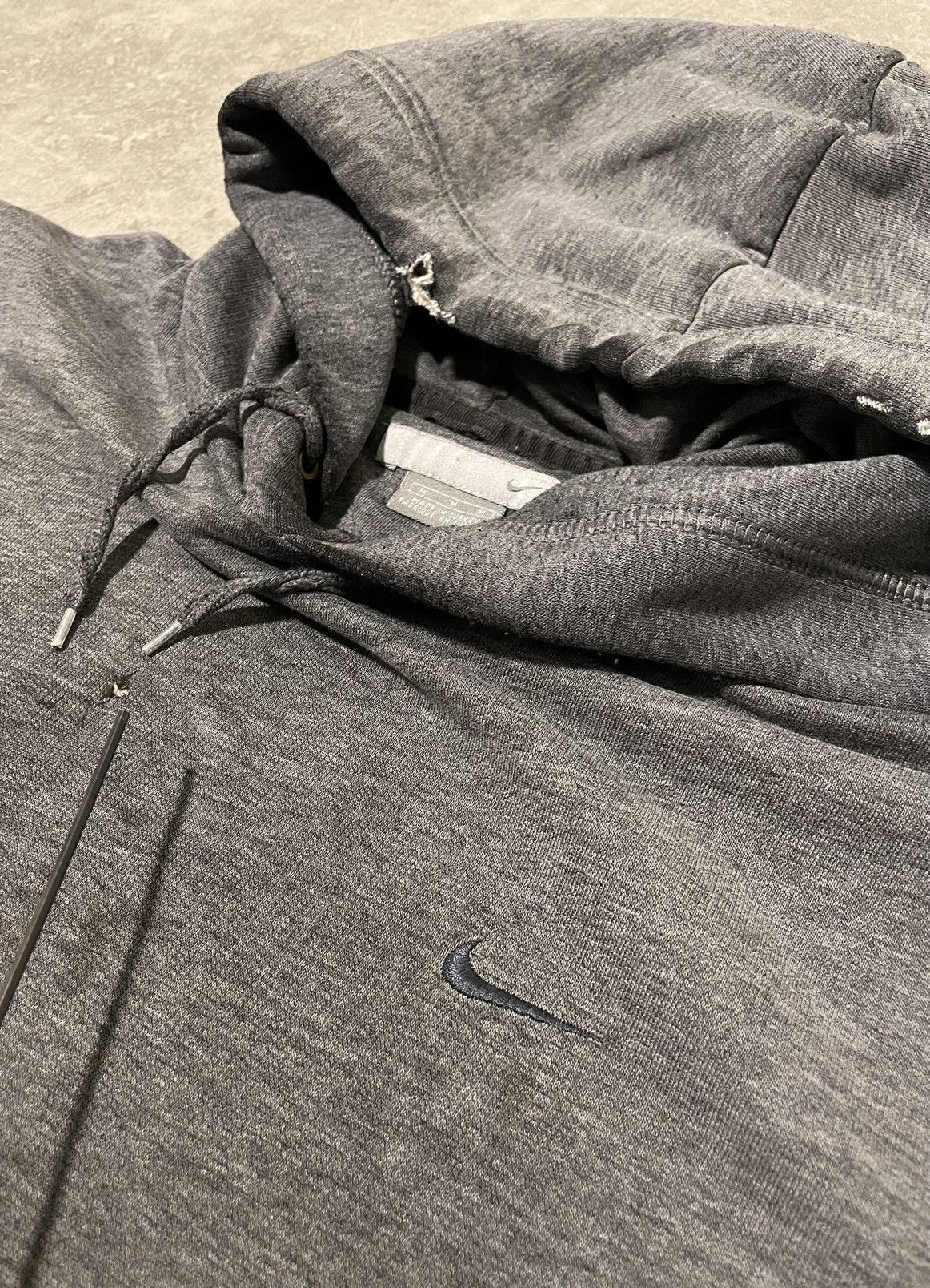 Nike Men’s Early 2000’s Nike “Faded Basic” Hoodie (Sz.M) Size US M / EU 48-50 / 2 - 3 Thumbnail
