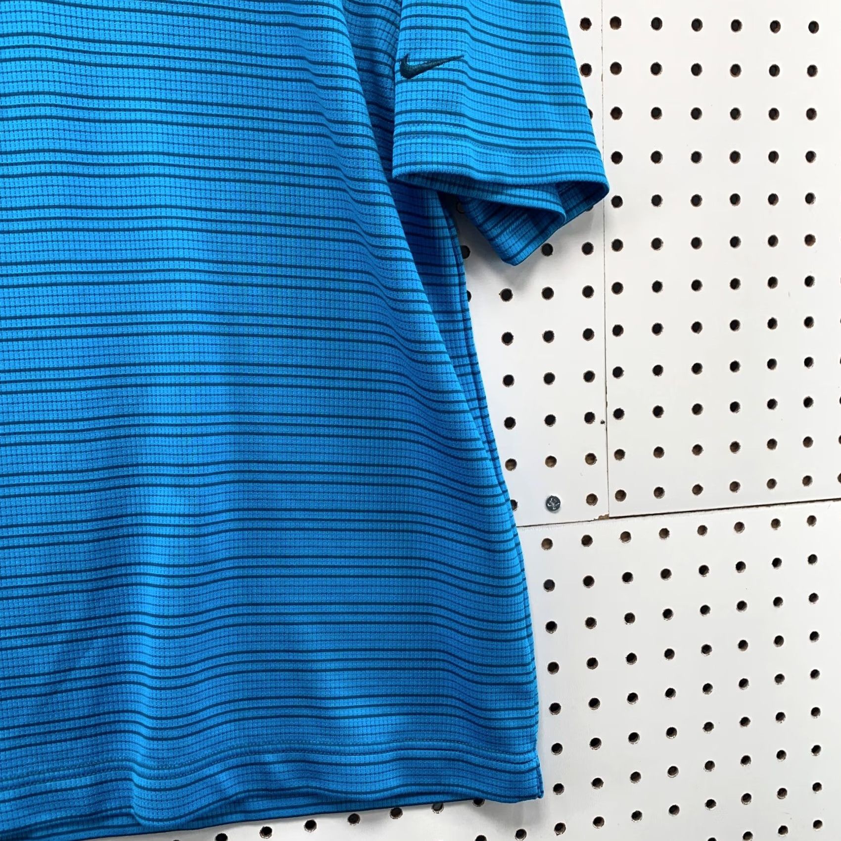 Nike Nike Golf Polo Shirt Mens Large Blue Striped Perforated Tectured Collared 23x31 Size US L / EU 52-54 / 3 - 4 Thumbnail