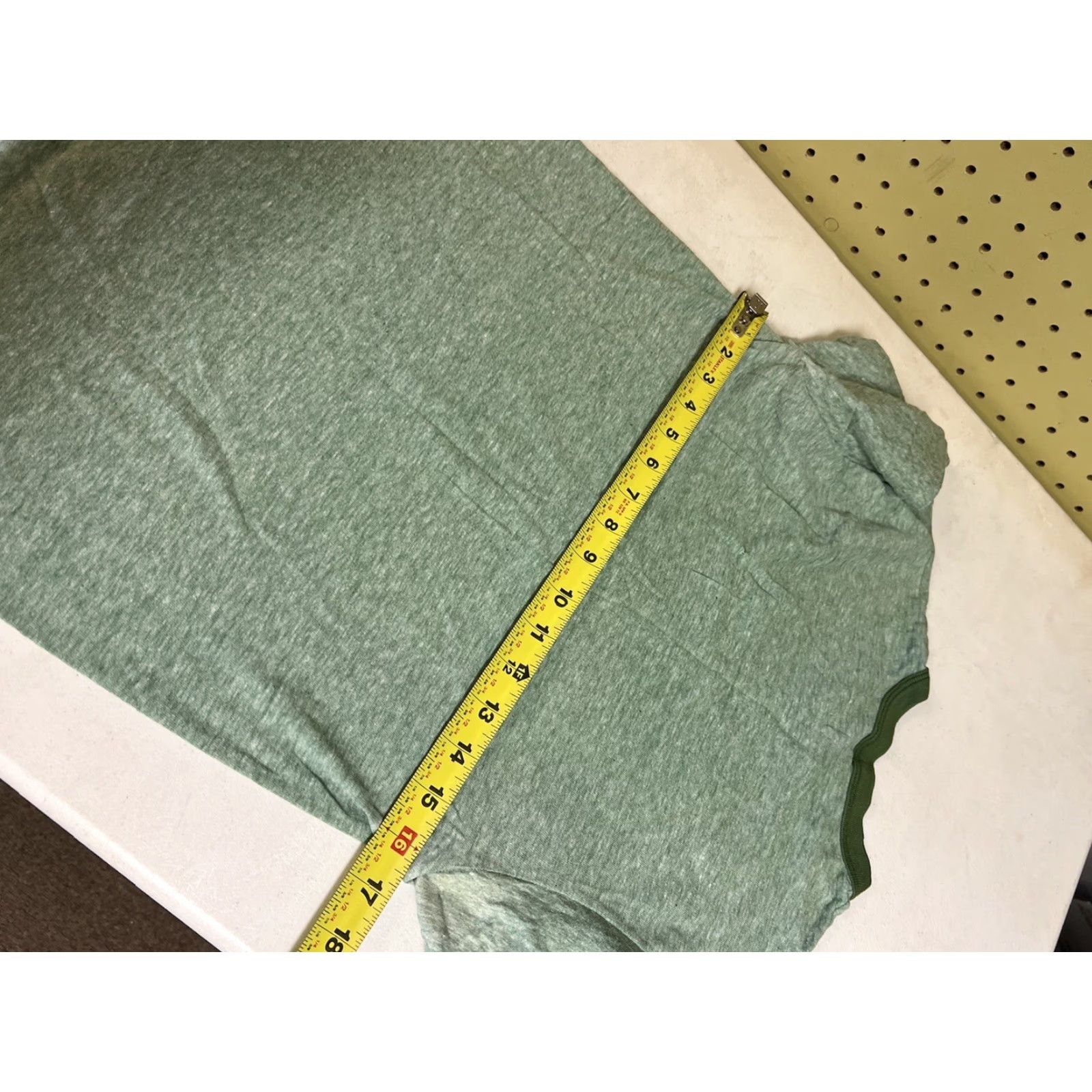 Hanes VINTAGE Hanes T-Shirt Green Small S Men Crew Neck Short Sleeve Gun Classic Vermont State Handgunner’s Association Green T-Shirt As Is Static? Size US S / EU 44-46 / 1 - 3 Thumbnail
