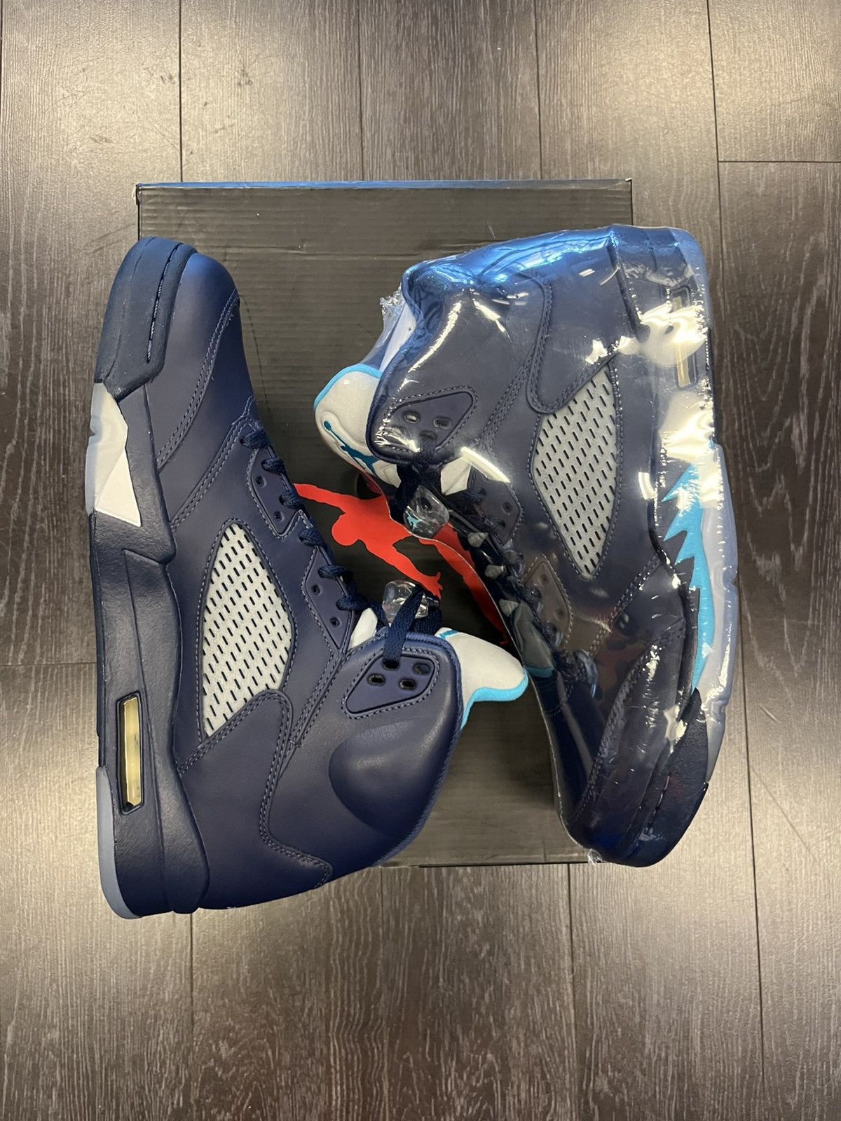 Jordan Brand Air Jordan 5 Retro Pre-Grape 2015 Size US 10.5 / EU 43-44 - 4 Thumbnail