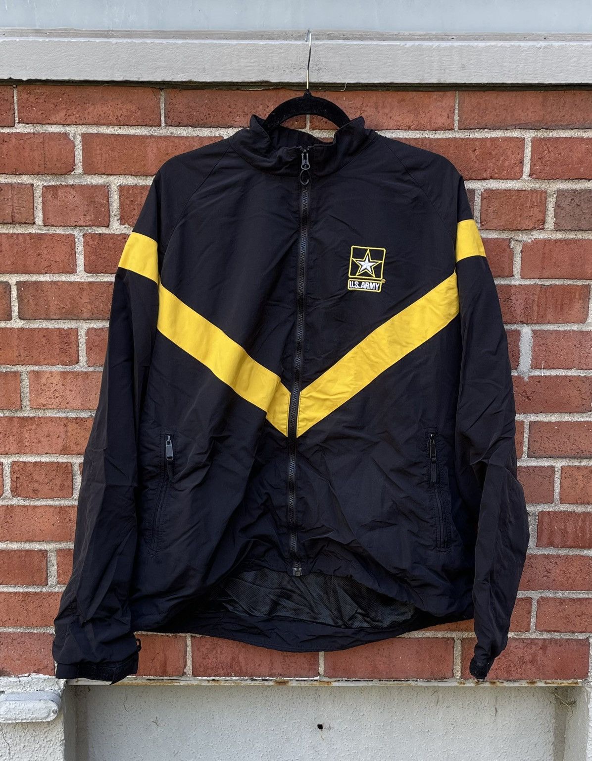 Vintage Vintage US Army Unisex Size L Zip Up Black Yellow Jacket Size US L / EU 52-54 / 3 - 1 Thumbnail