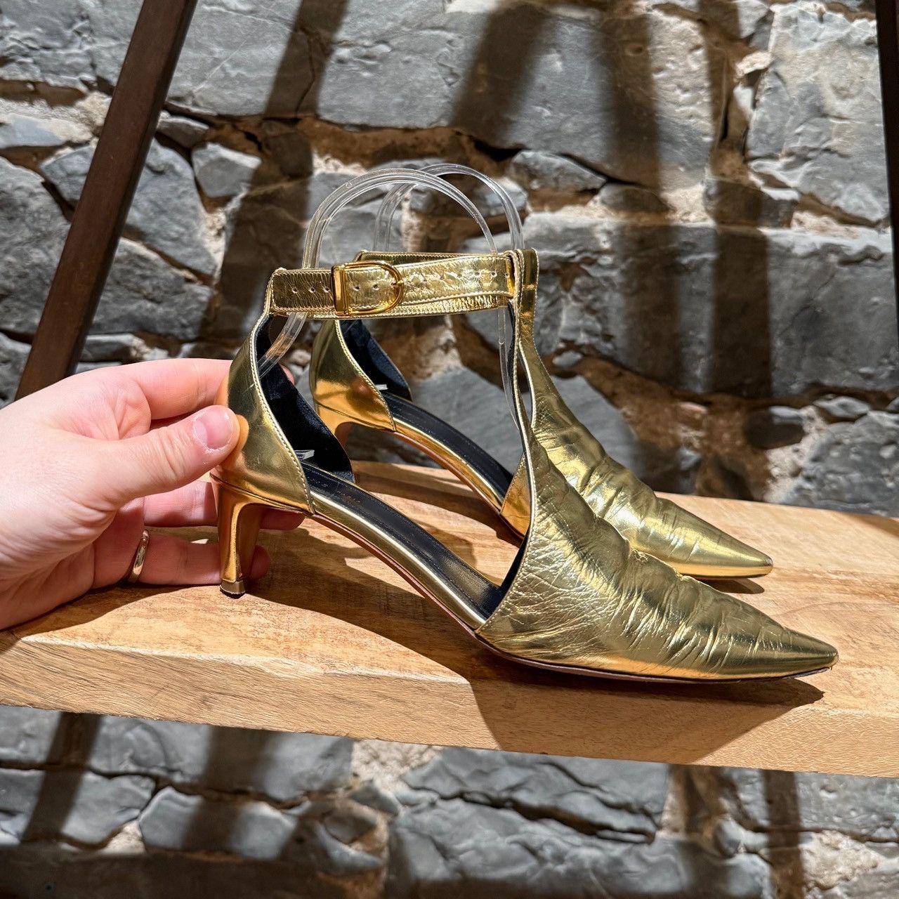 Celine Céline Metallic Gold T-strap Pointy Pumps Size US 5 / IT 35 - 2 Thumbnail